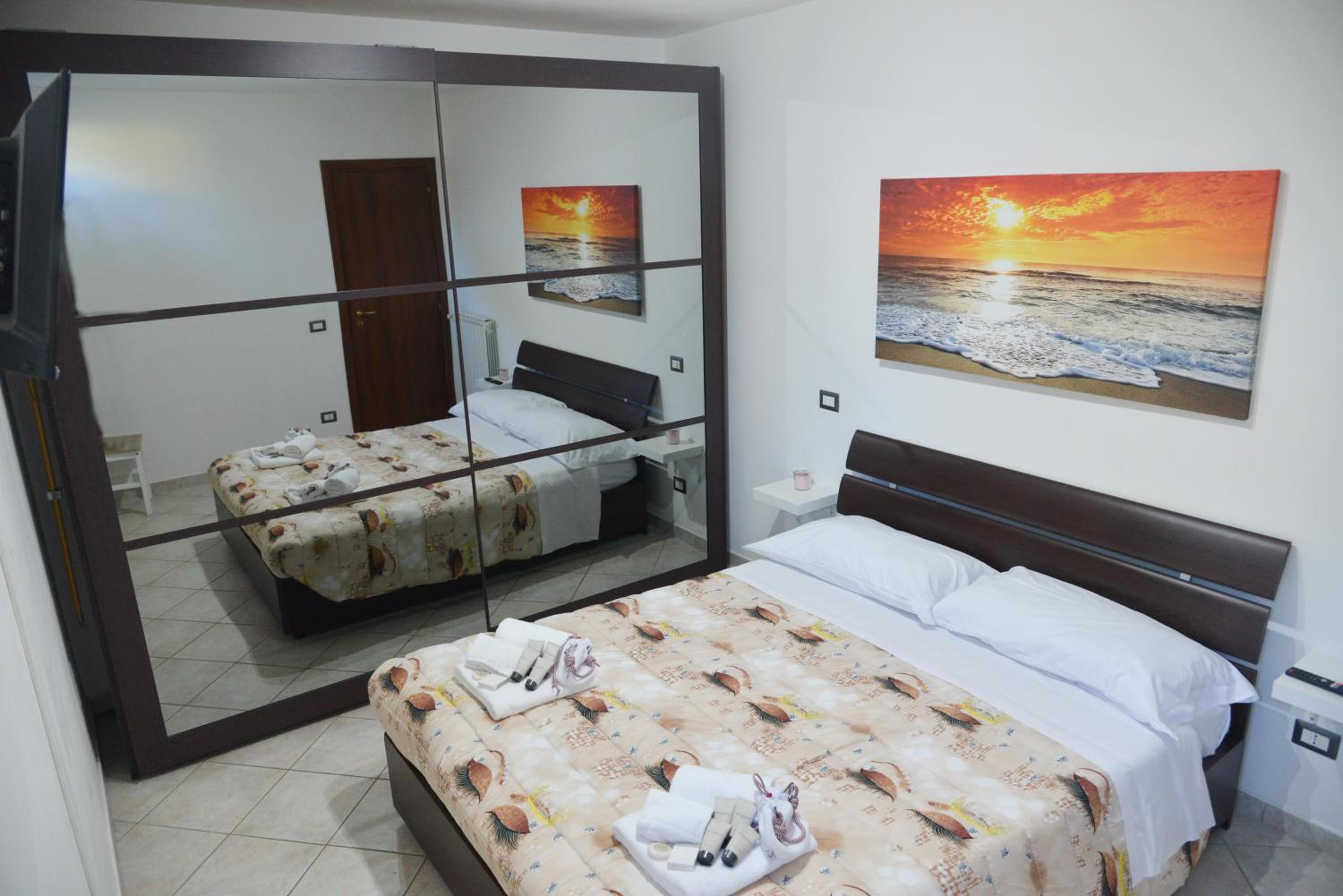 Elis Home 6' FCO Airport, 5' Beach, 3' Rome