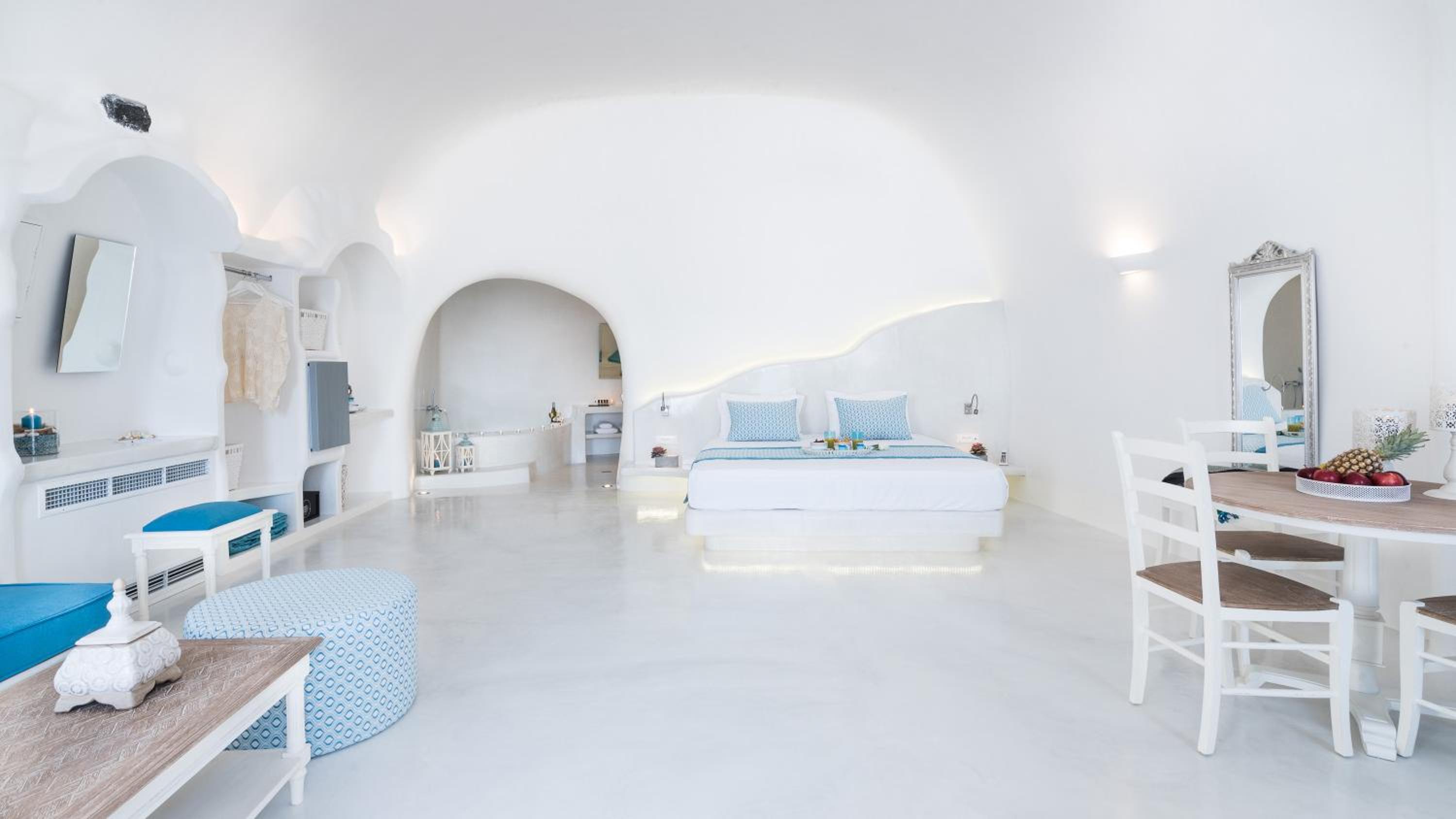 Oia Vacations - Maregio Suites - Property Image 99