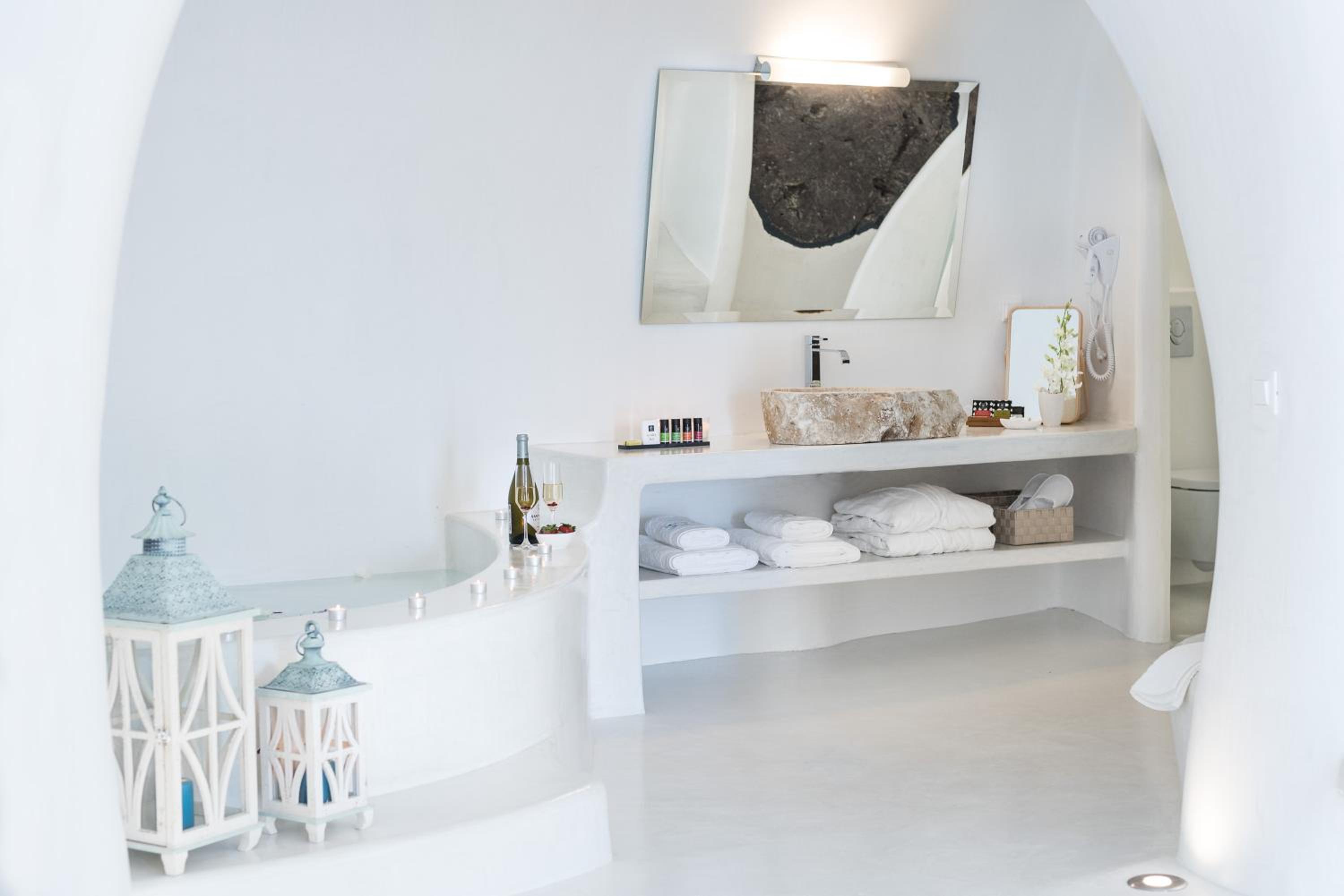 Oia Vacations - Maregio Suites - Property Image 104