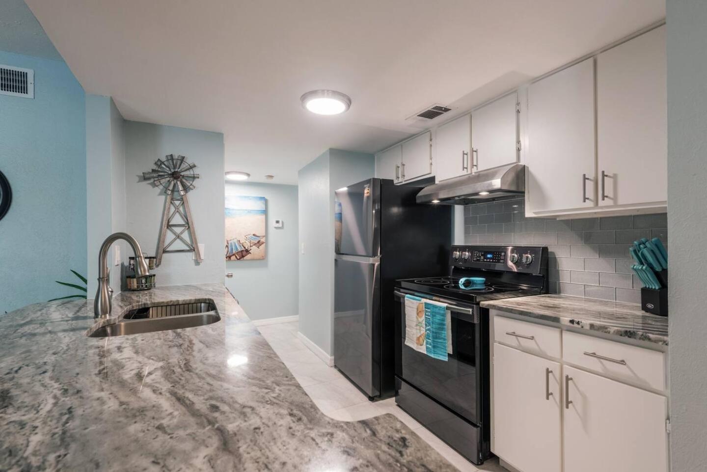 Waterfront Resort Condo w Beach, photo 48
