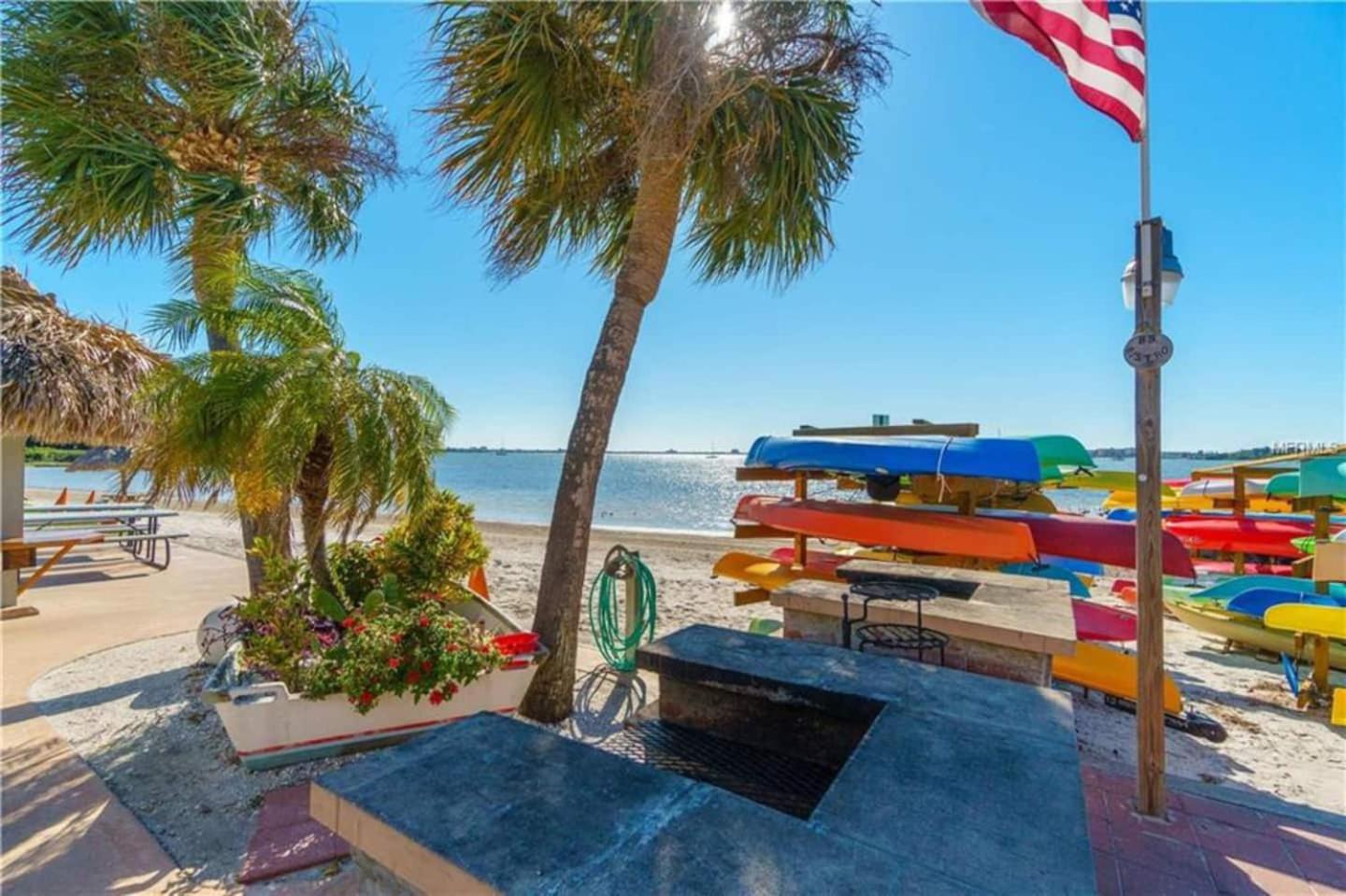 Waterfront Resort Condo w Beach, photo 4