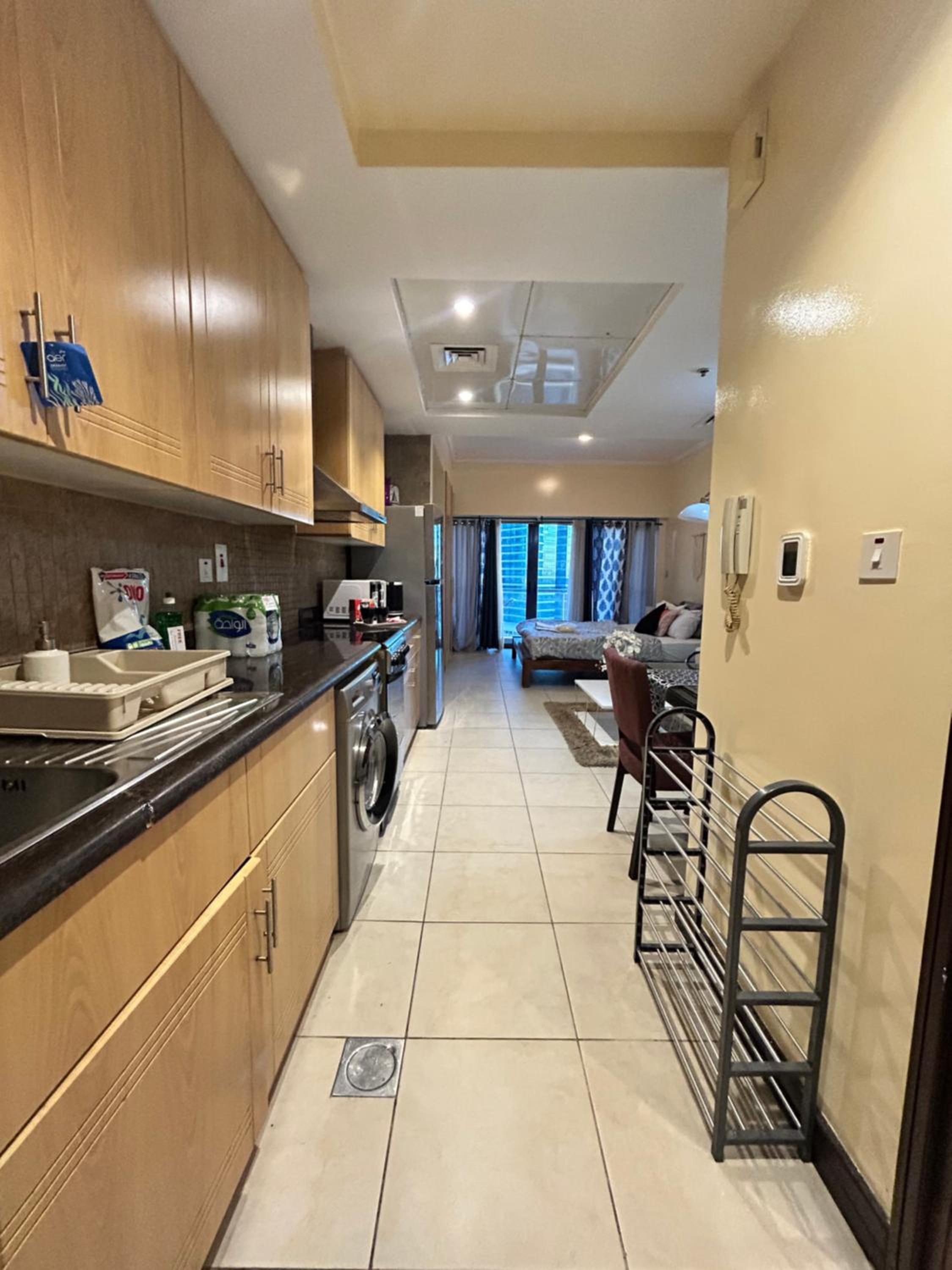 Click Stay - JLT - Studio & Balcony Lakes view Entire Apartment -RA