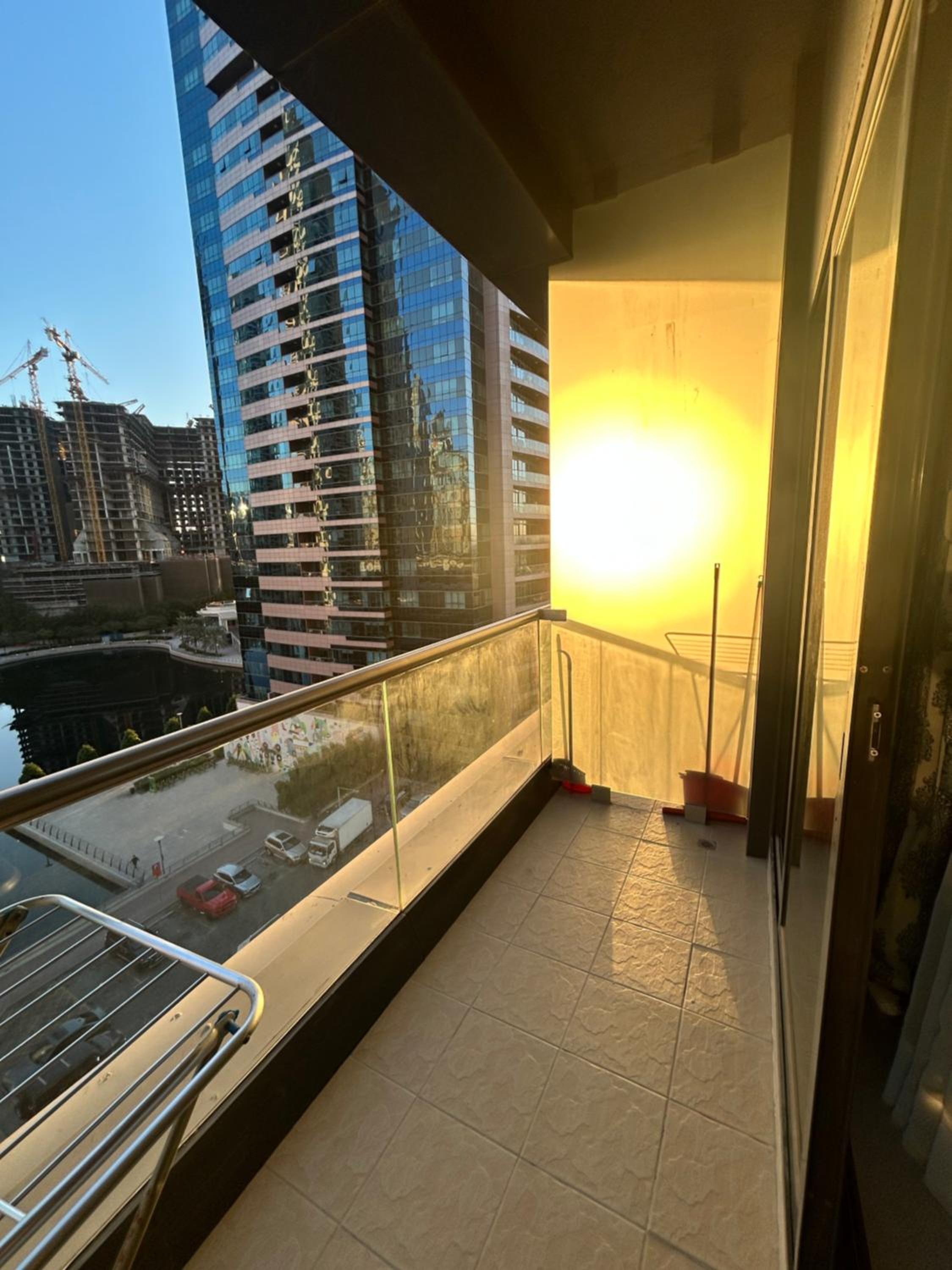 Click Stay - JLT - Studio & Balcony Lakes view Entire Apartment -RA