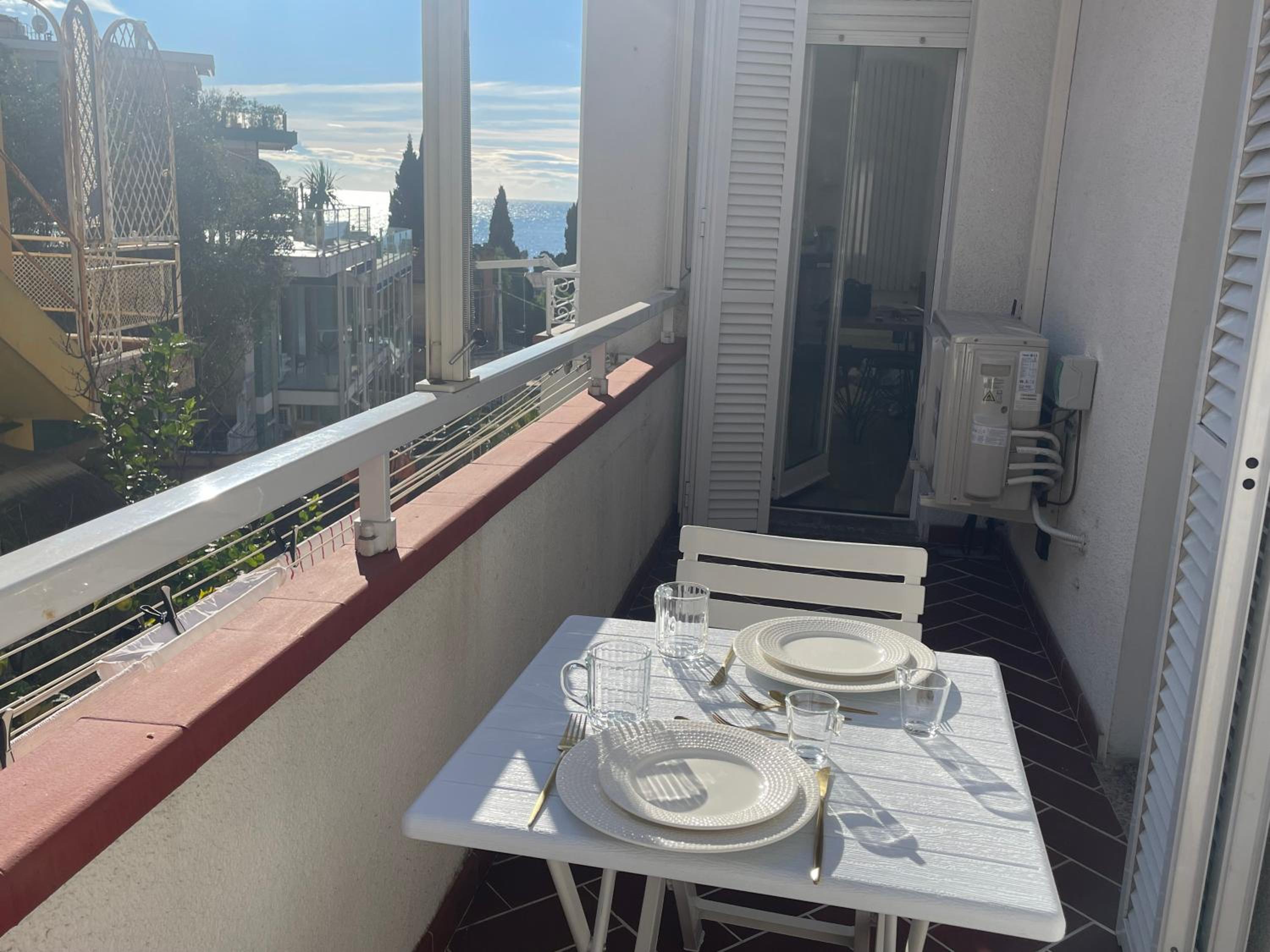 Sanremo vacanze zen vue mer 5 mn plage, 3 mn tennis club,Wifi