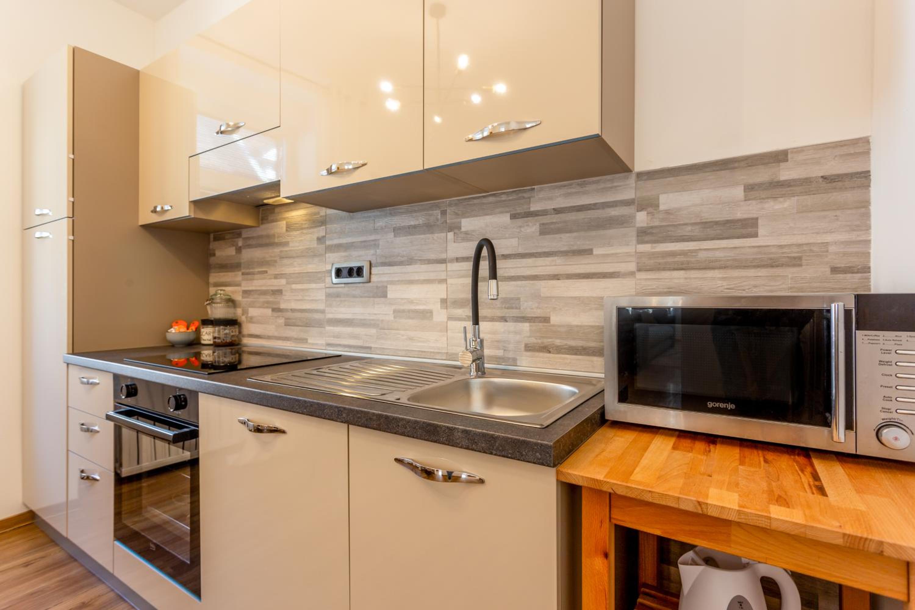 Apartma Apolon II