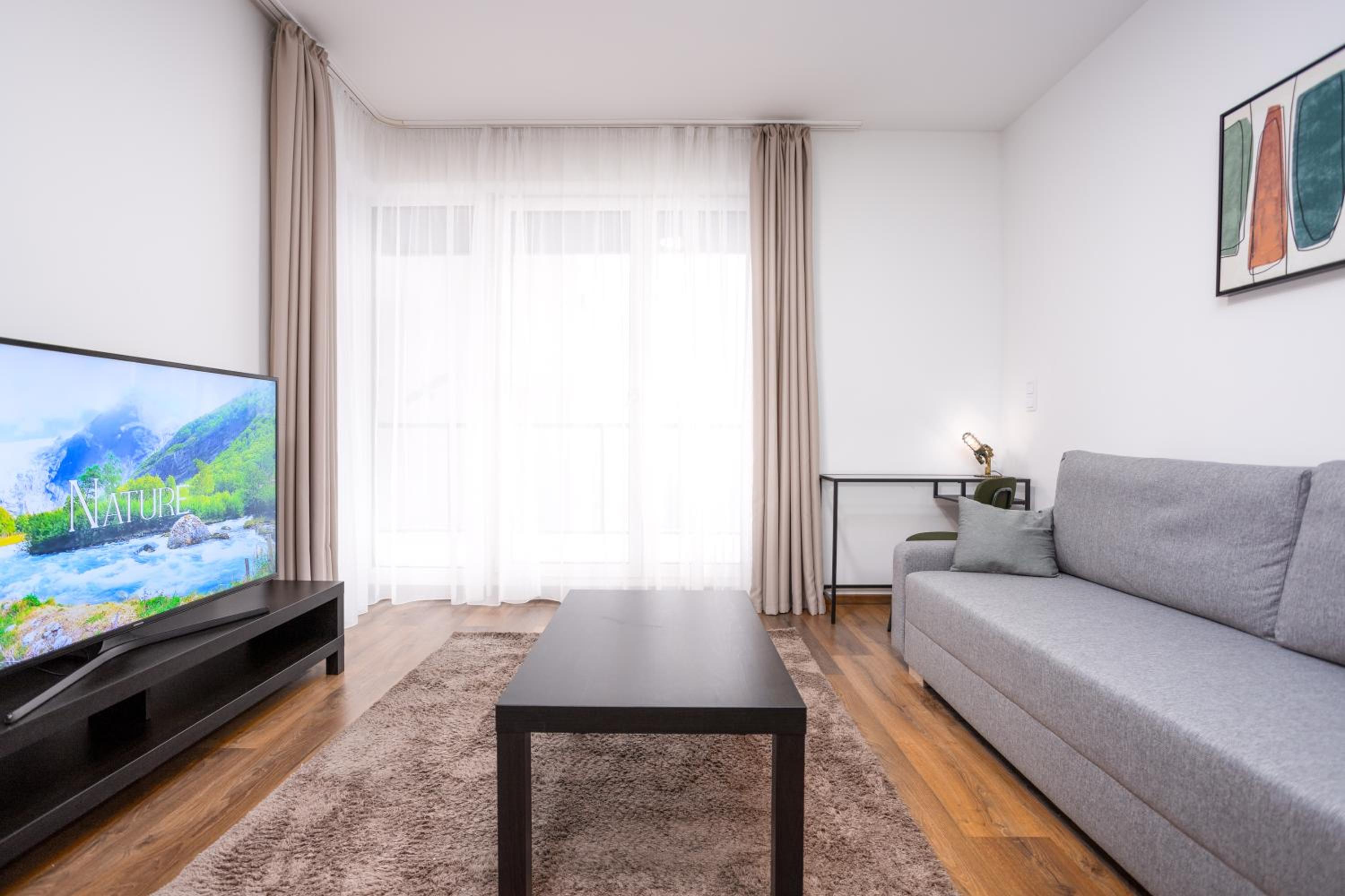 Waterfront City Azure Loft with FREE PARKING