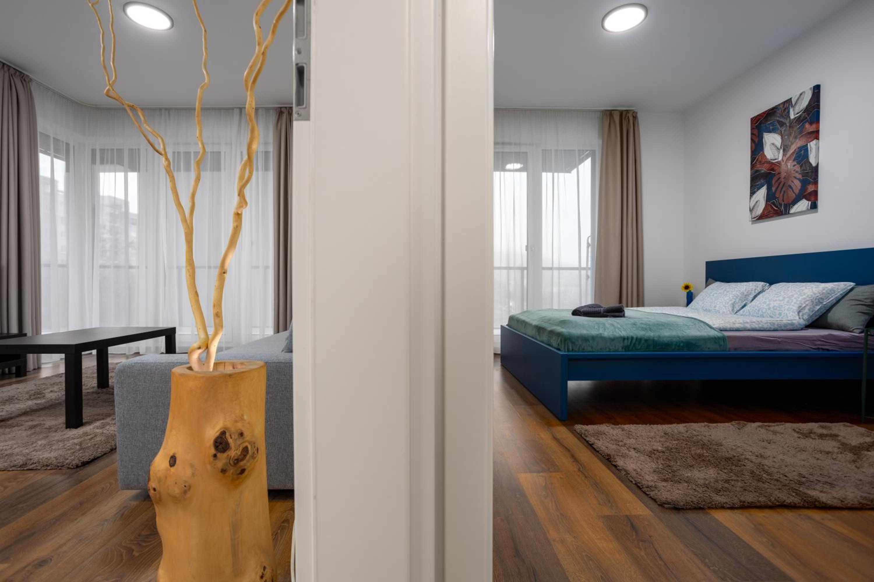 Waterfront City Azure Loft with FREE PARKING