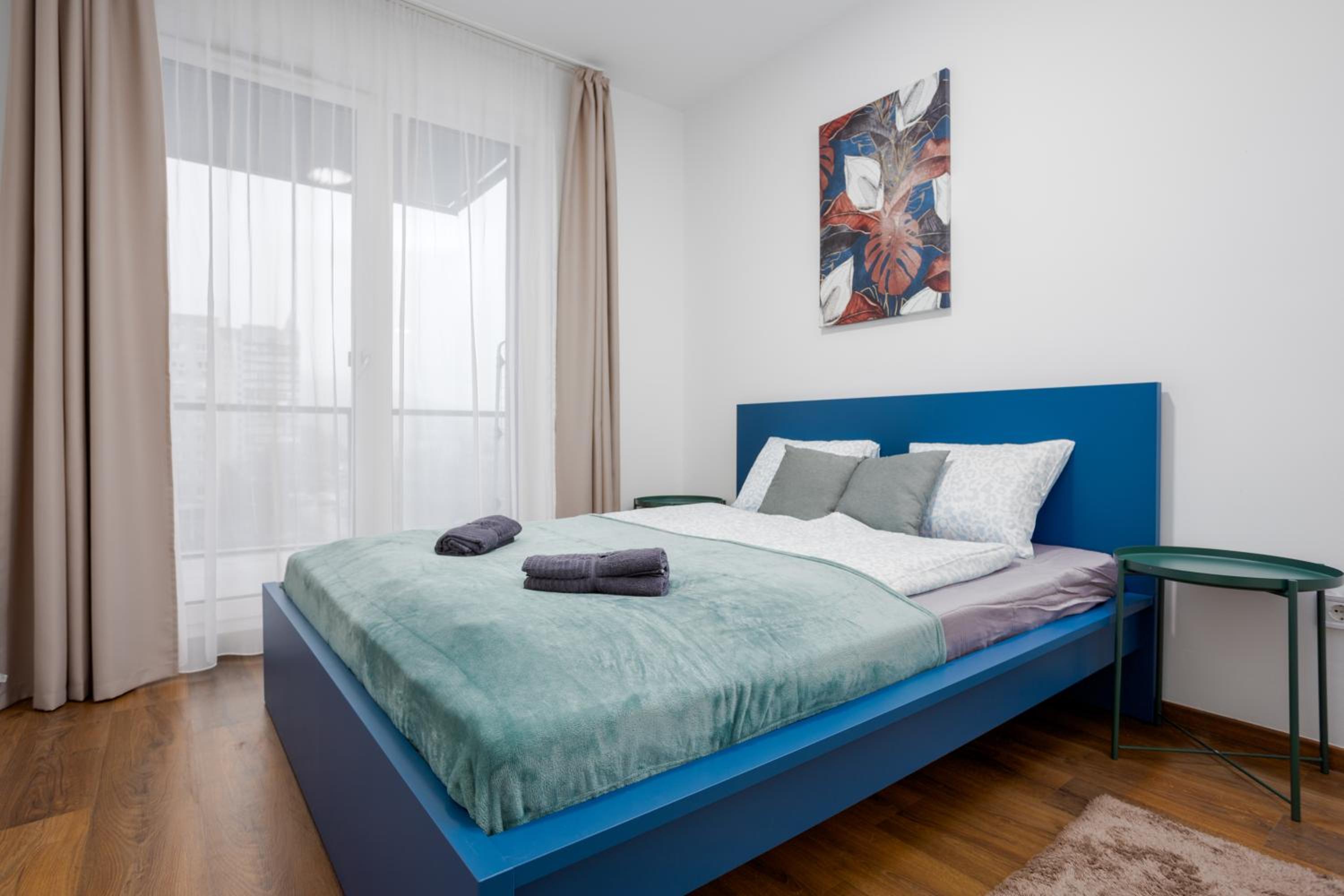 Waterfront City Azure Loft with FREE PARKING
