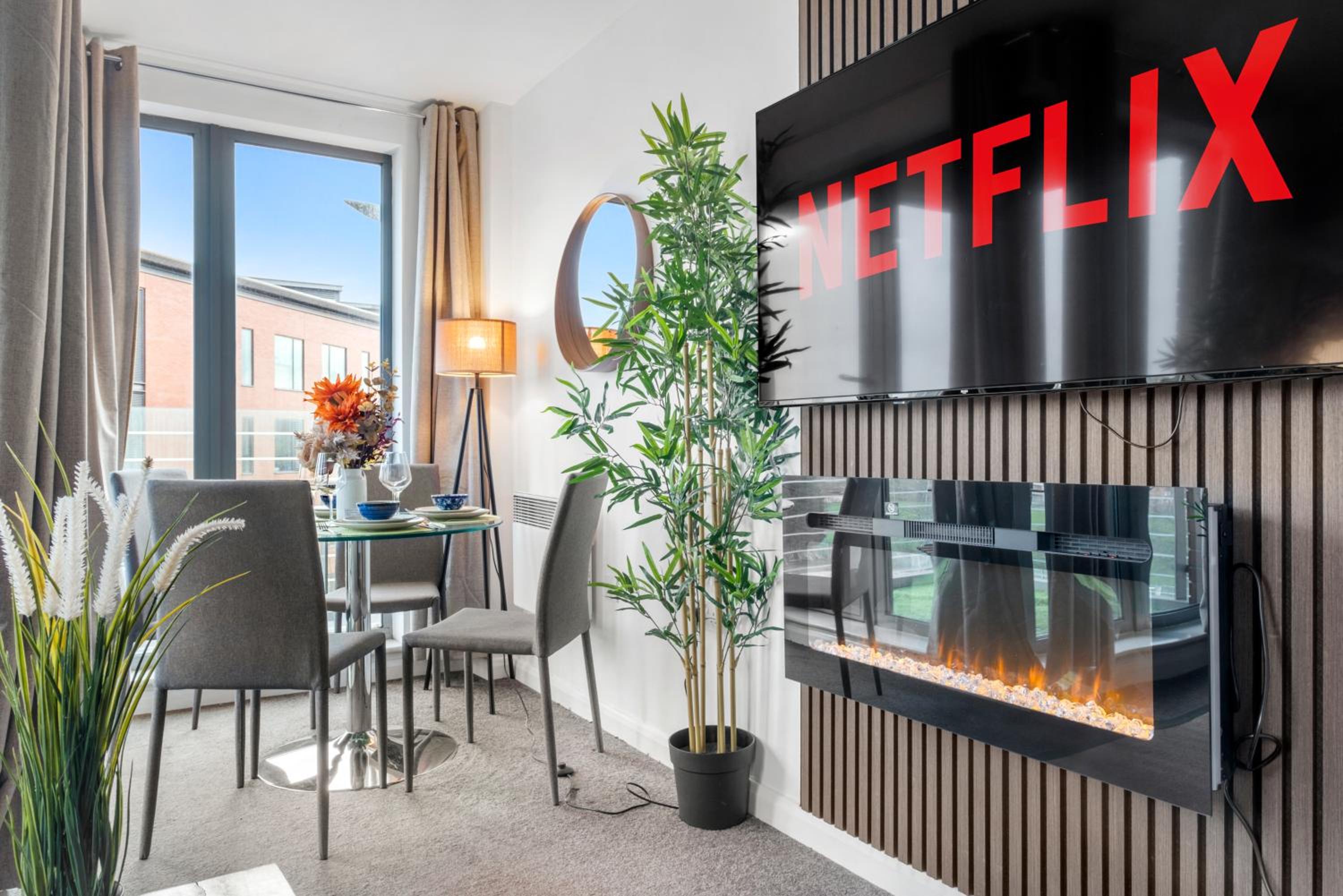 Orient City Loft with Free Parking, Balcony, and Netflix