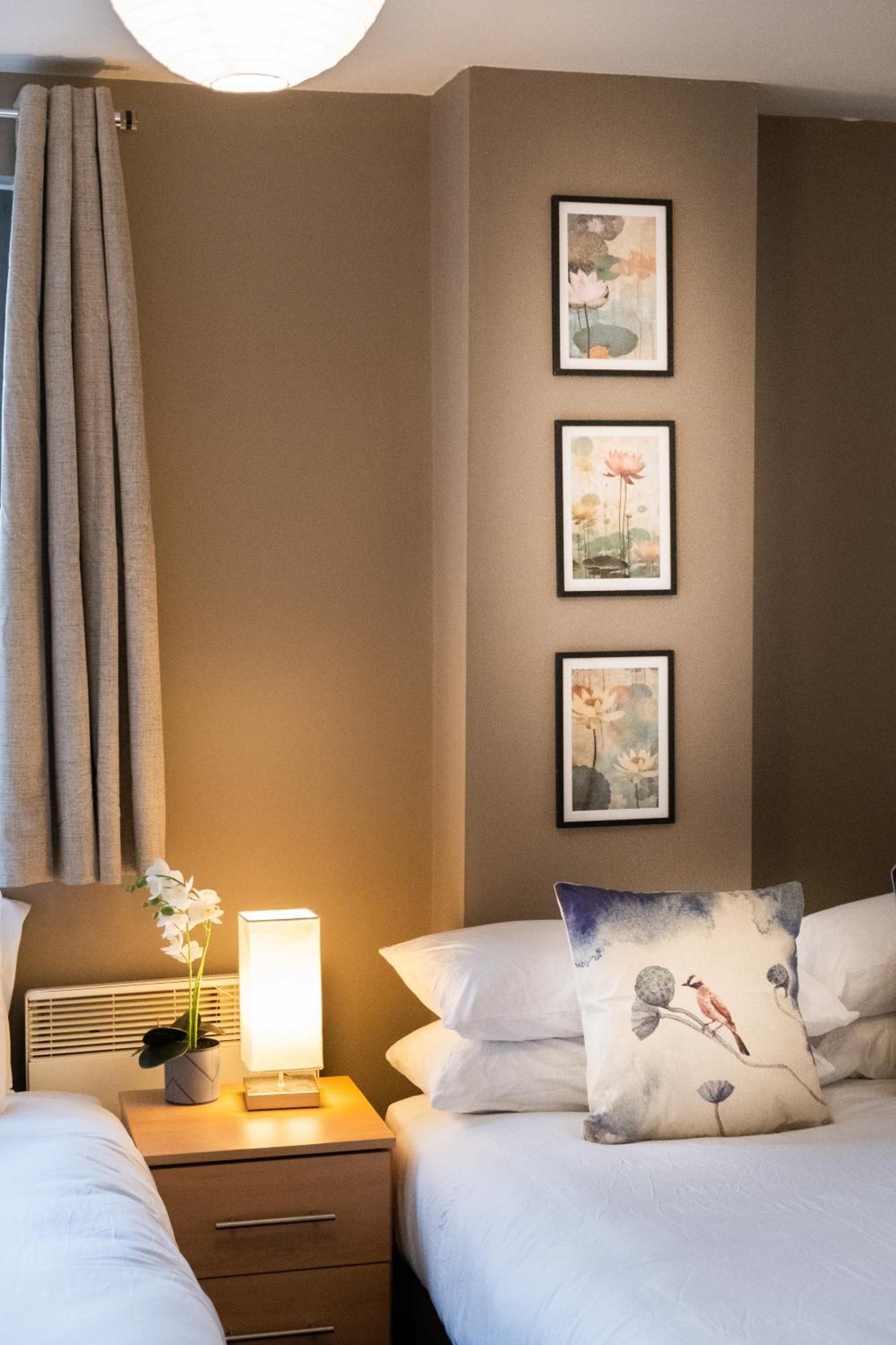 Orient City Loft with Free Parking, Balcony, and Netflix
