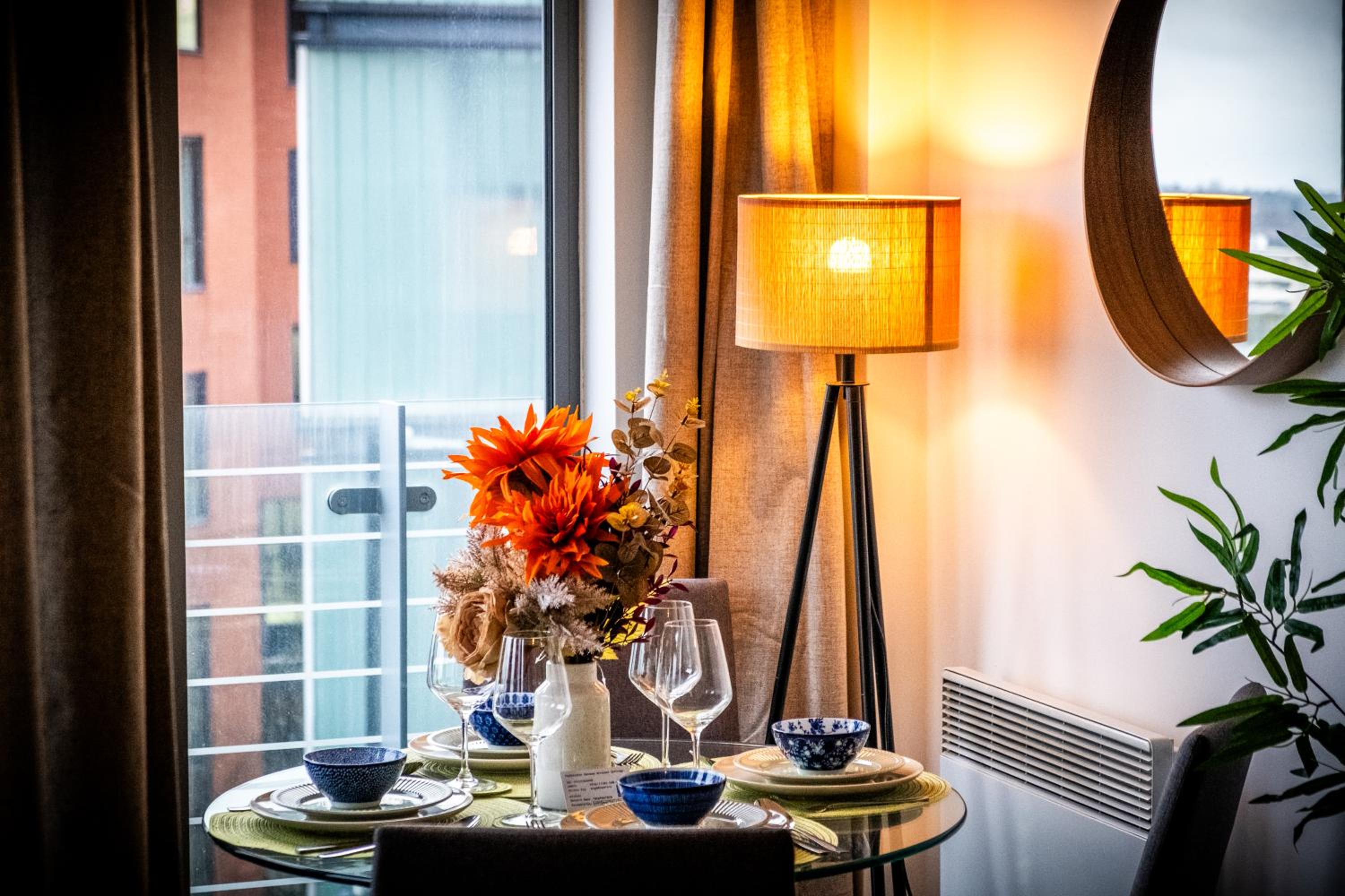 Orient City Loft with Free Parking, Balcony, and Netflix
