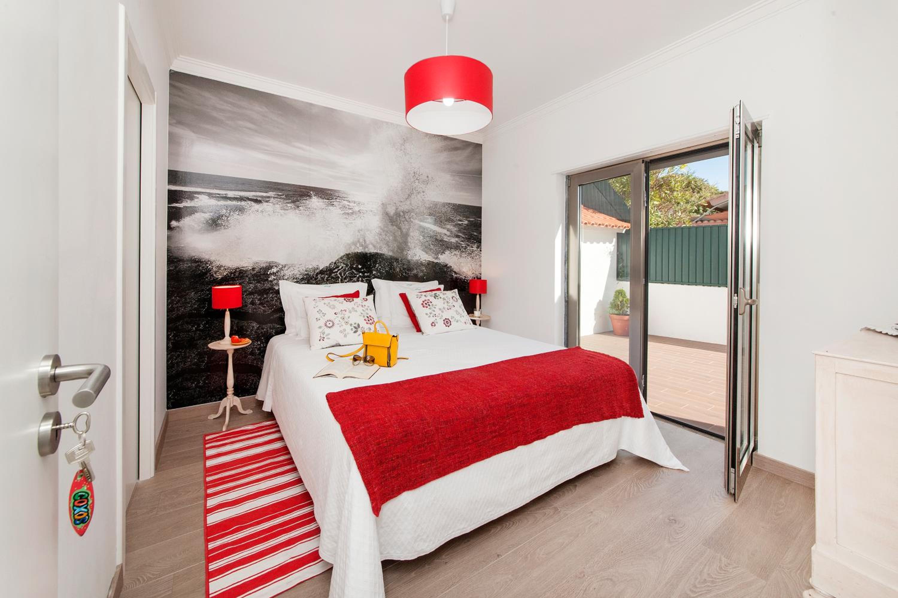 Beachouse - Surf, Bed & Breakfast