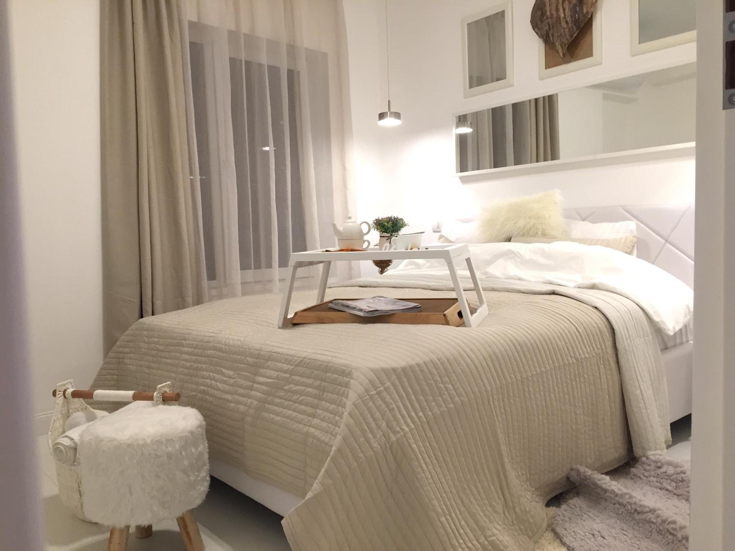 Metropole Apartments Romana Square