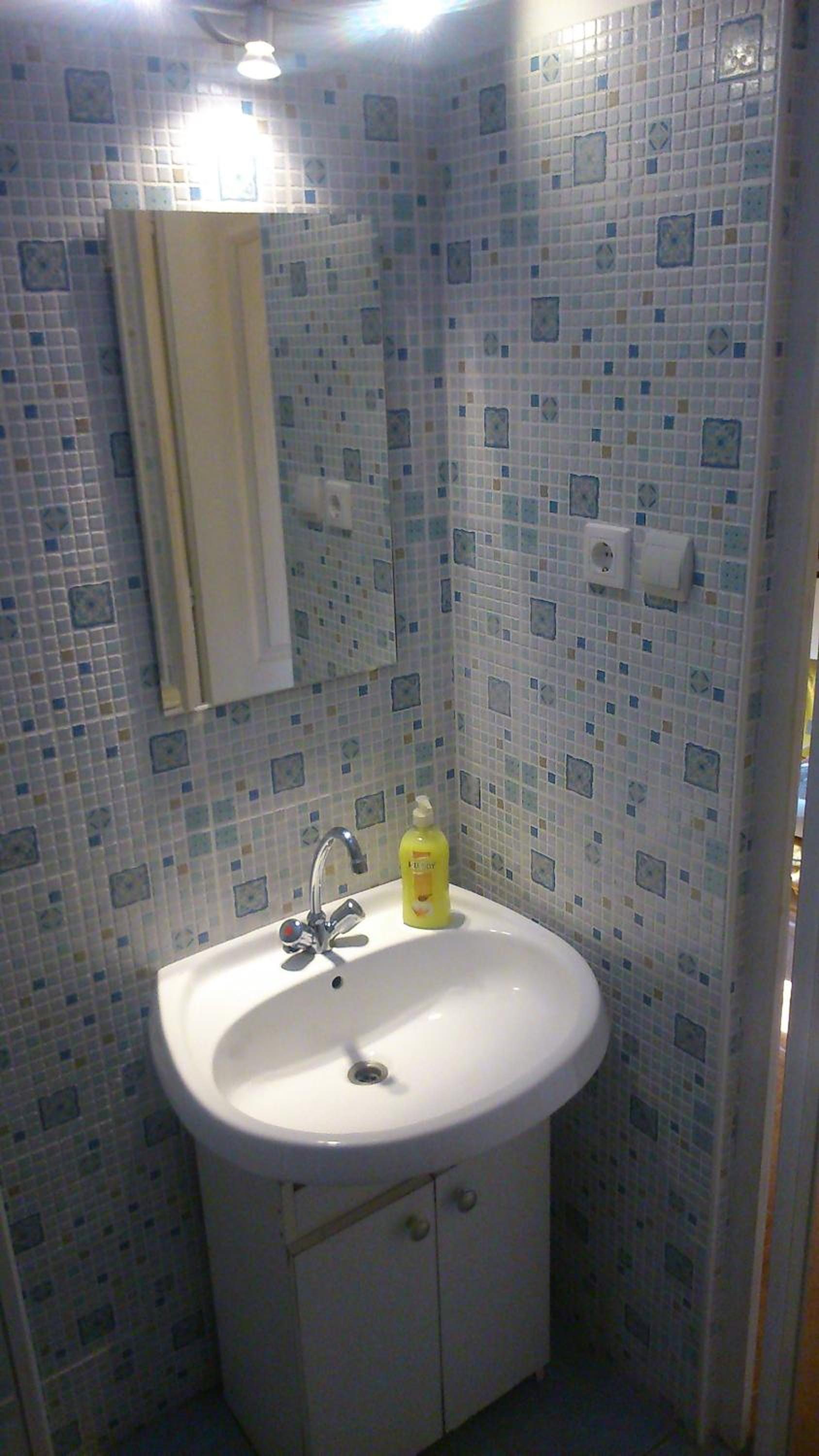 Red Locomotive Apartment view 5