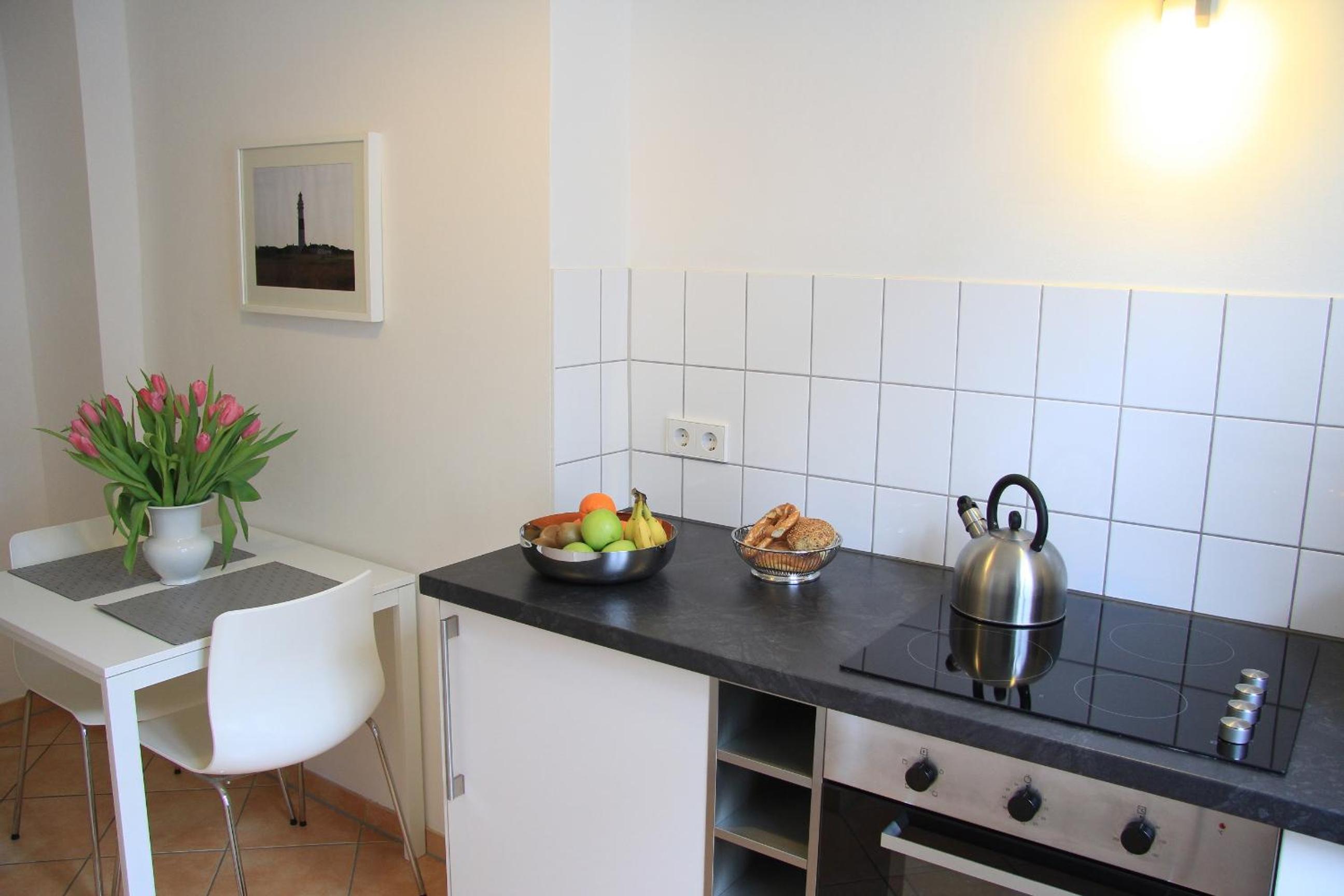 Nollendorf Apartments - 1 separate bedroom and 1 living room with sofa bed in Motzstraße