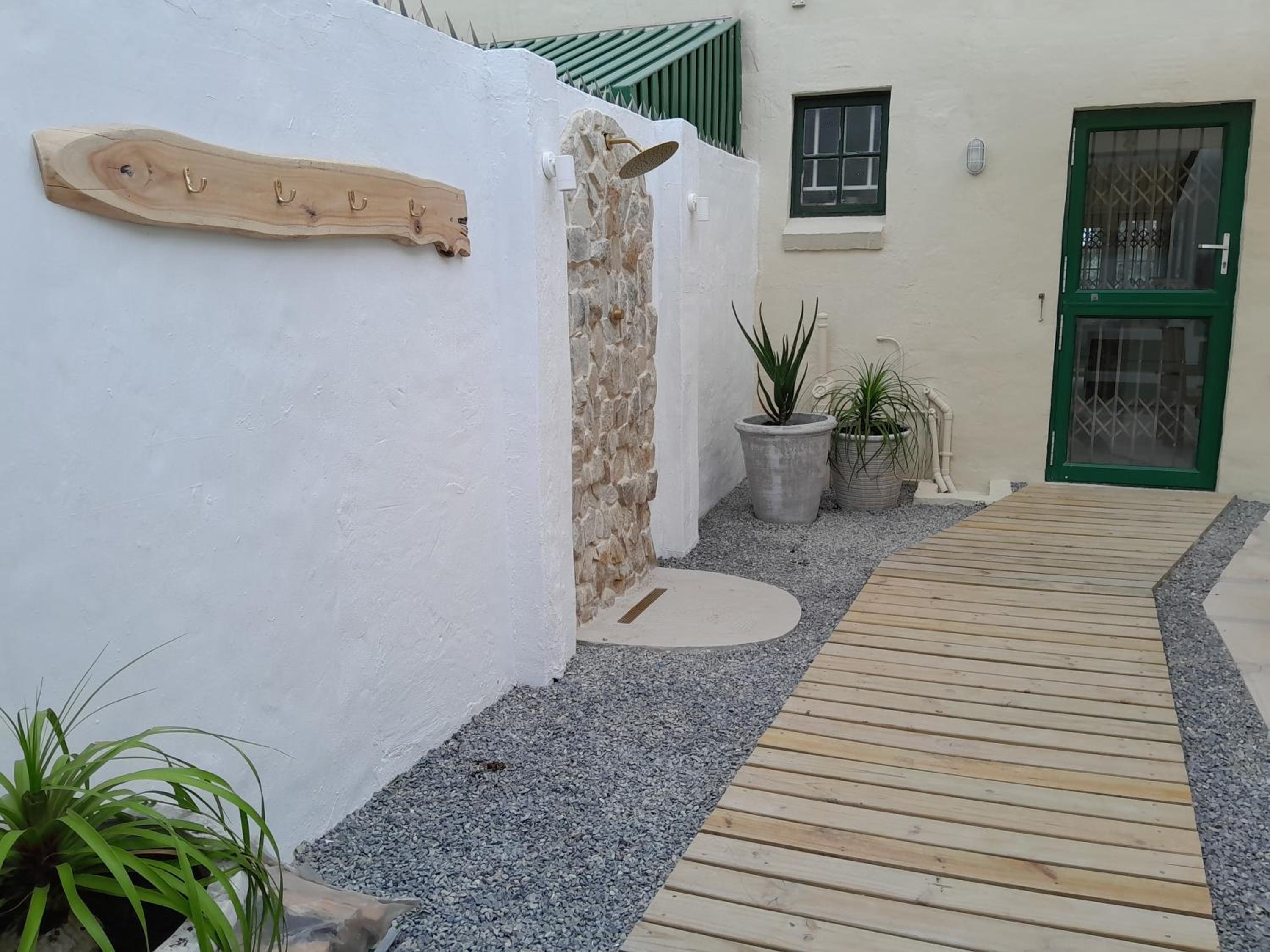 Ohana House - Unbeatable Location - Sea Views