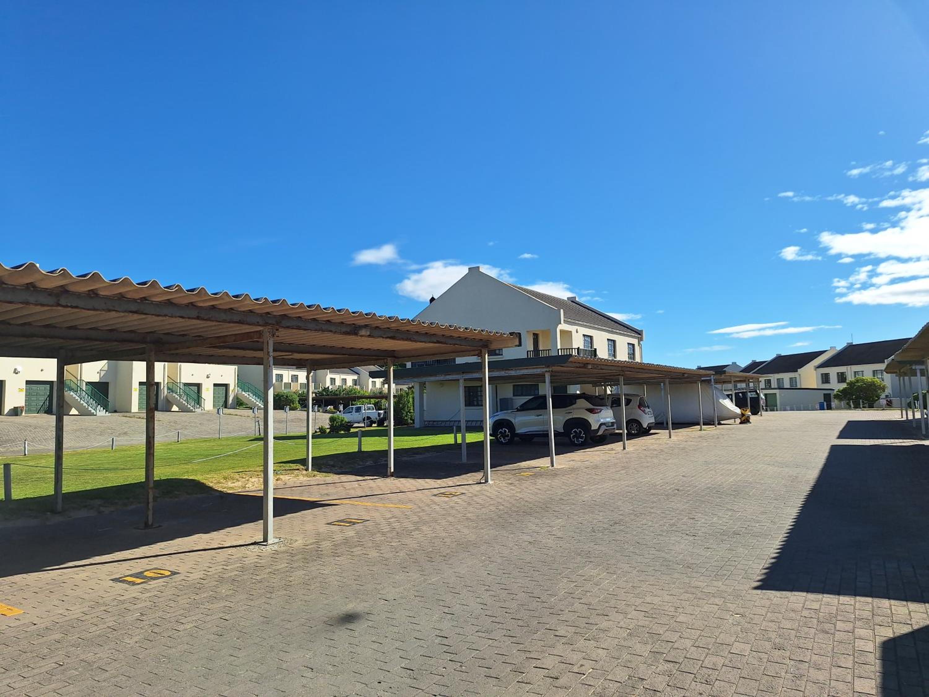 Ohana House - Unbeatable Location - Sea Views