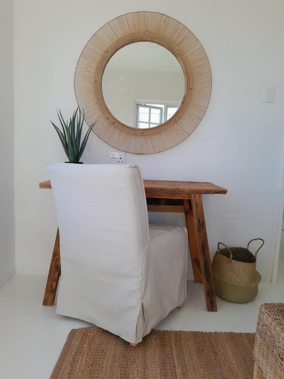 Ohana House - Unbeatable Location - Sea Views