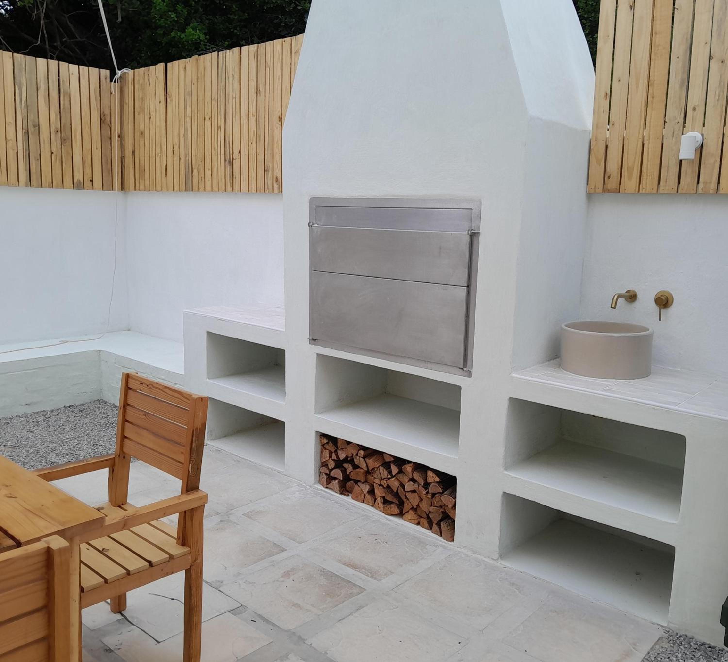 Ohana House - Unbeatable Location - Sea Views
