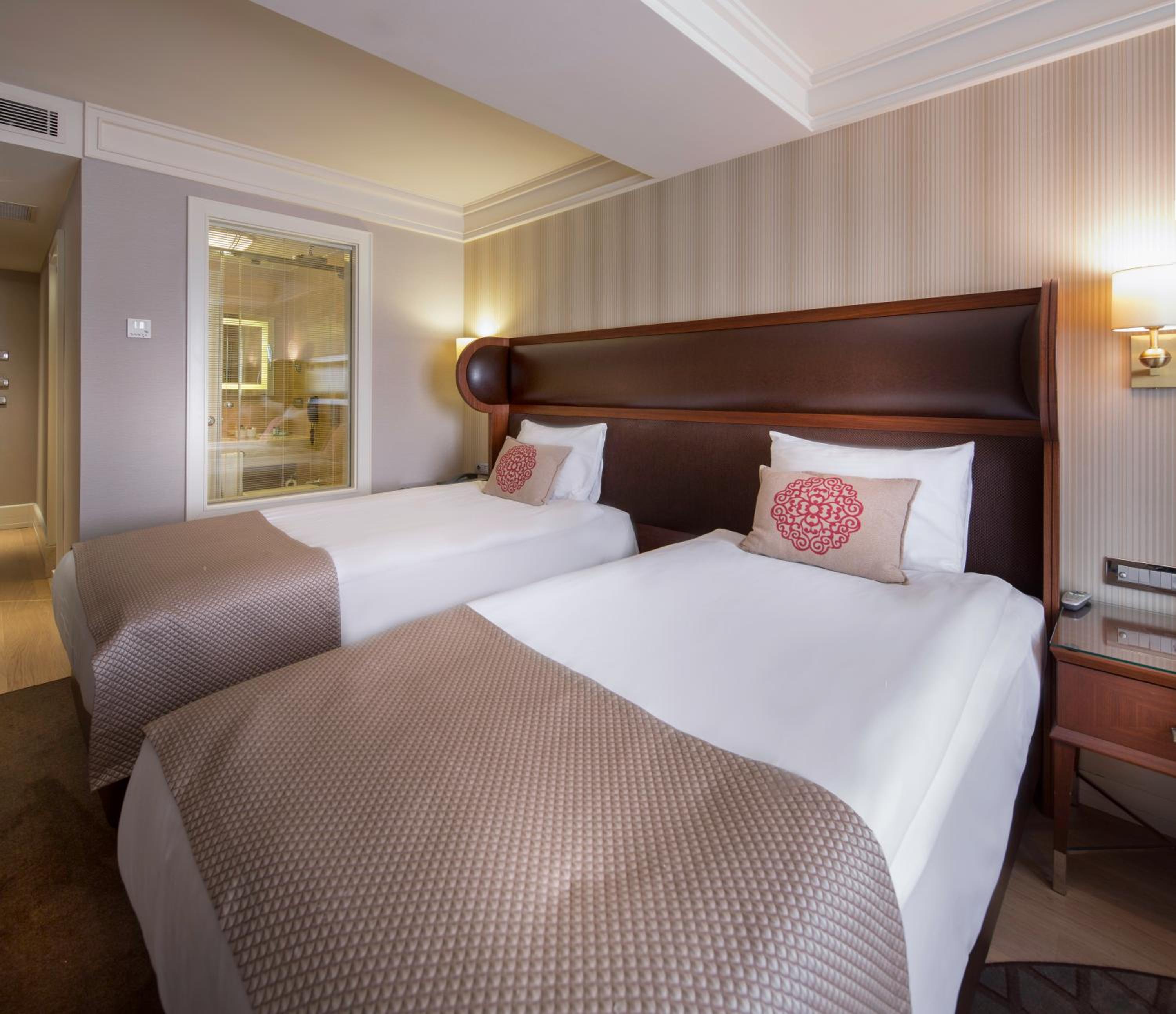 Titanic Comfort Sisli - Image 11