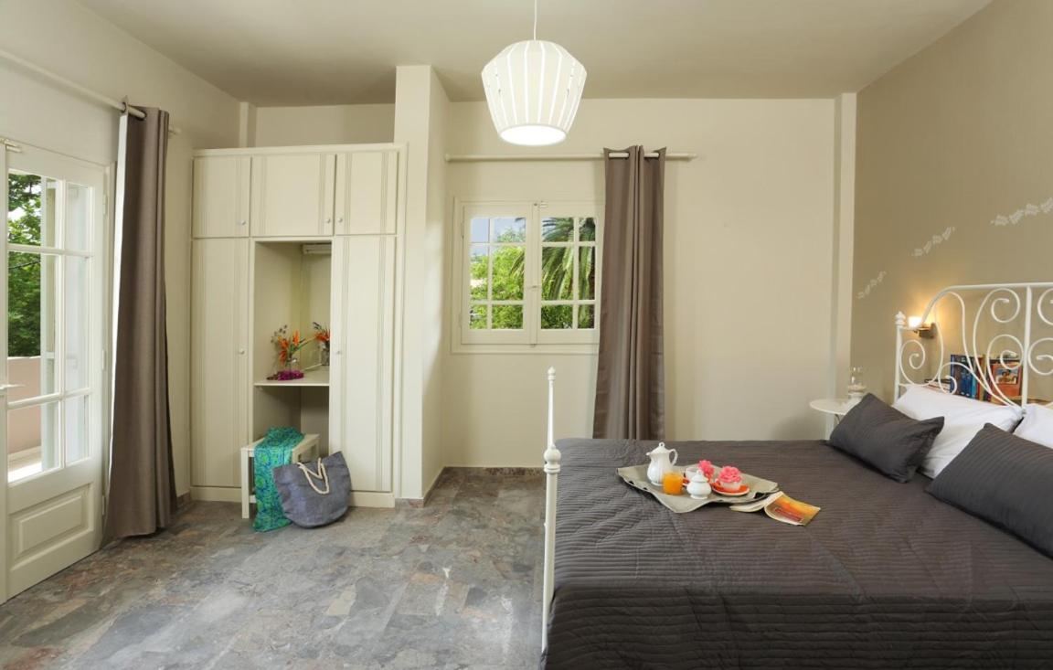 Malibu Summer Studios en Dassia — hotel room