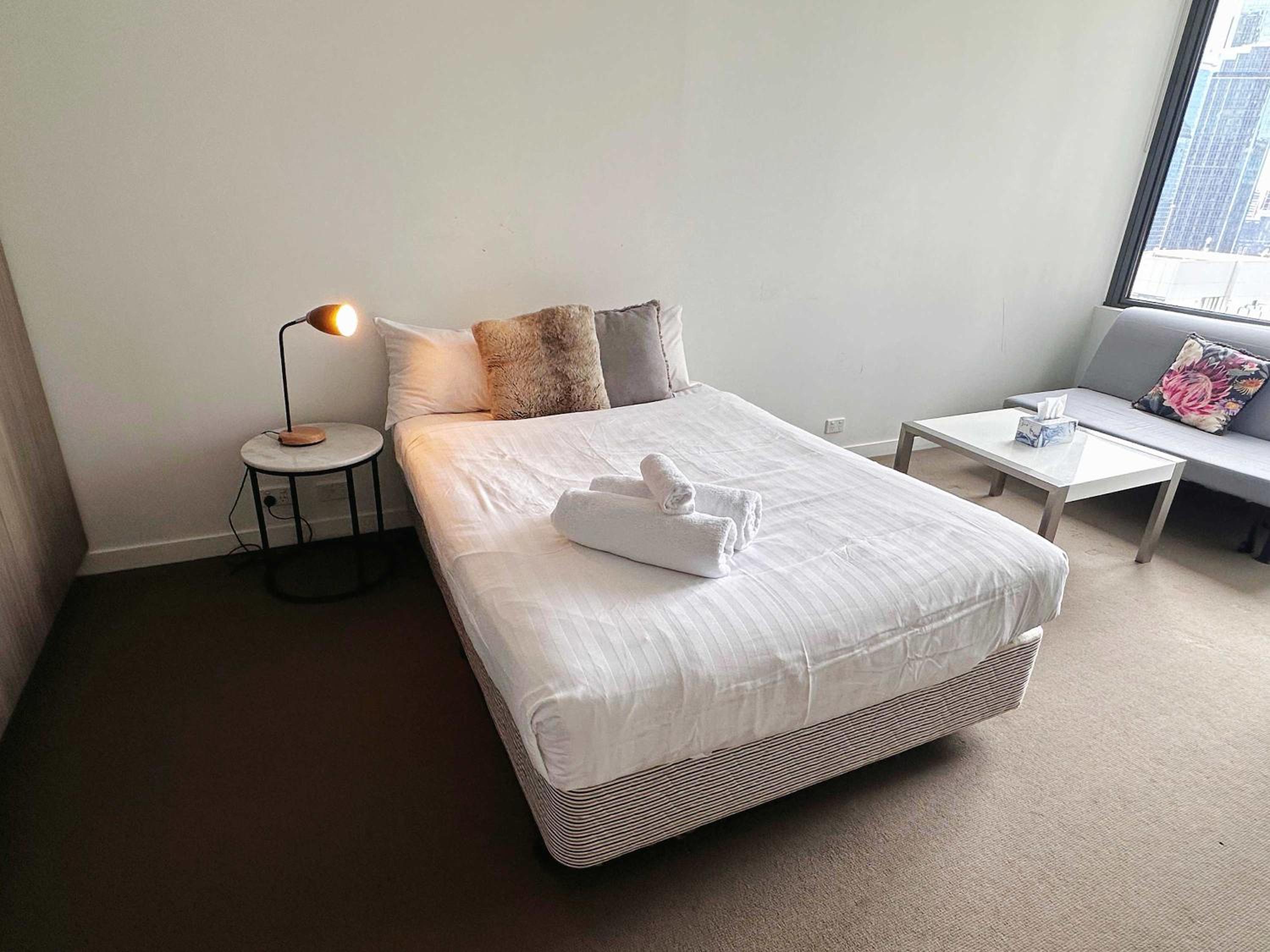 Cozy Studio Apt Near Southern Cross & City Views