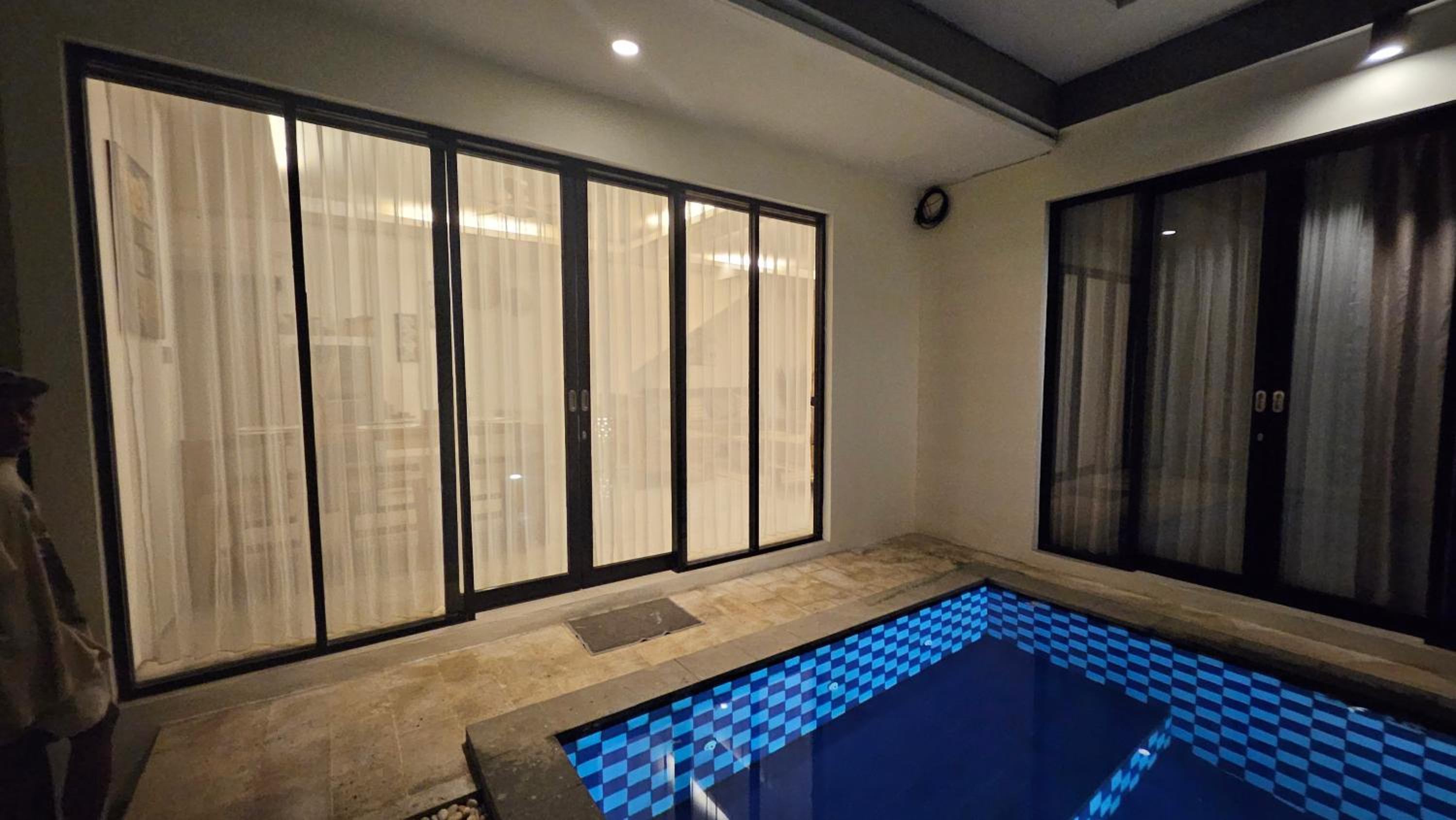 CASA DEMARA - Walking Distance to Top Dining & Nearby Beach Access