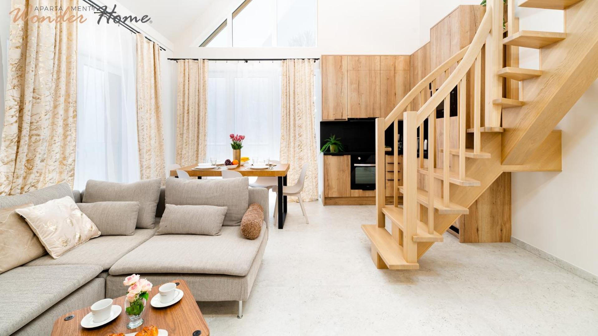 Wonder Home - Domki Hillside tuż przy stoku narciarskim - na terenie kompleksu plac zabaw i zewnętrzna siłownia, sklep, parking