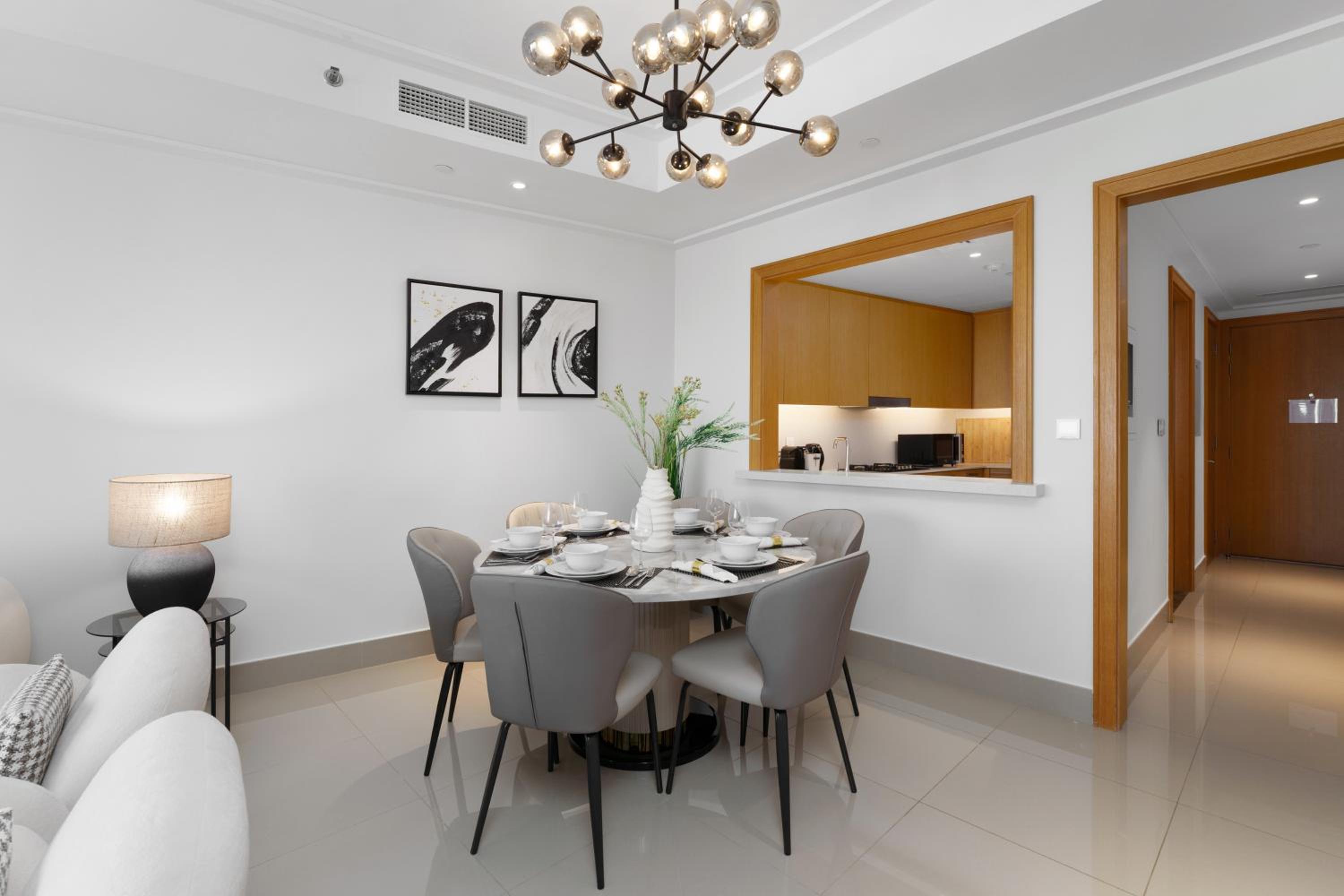 Maison Privee - Ultimate Living with Front-Row Views of Burj Khalifa & Dubai Fountains