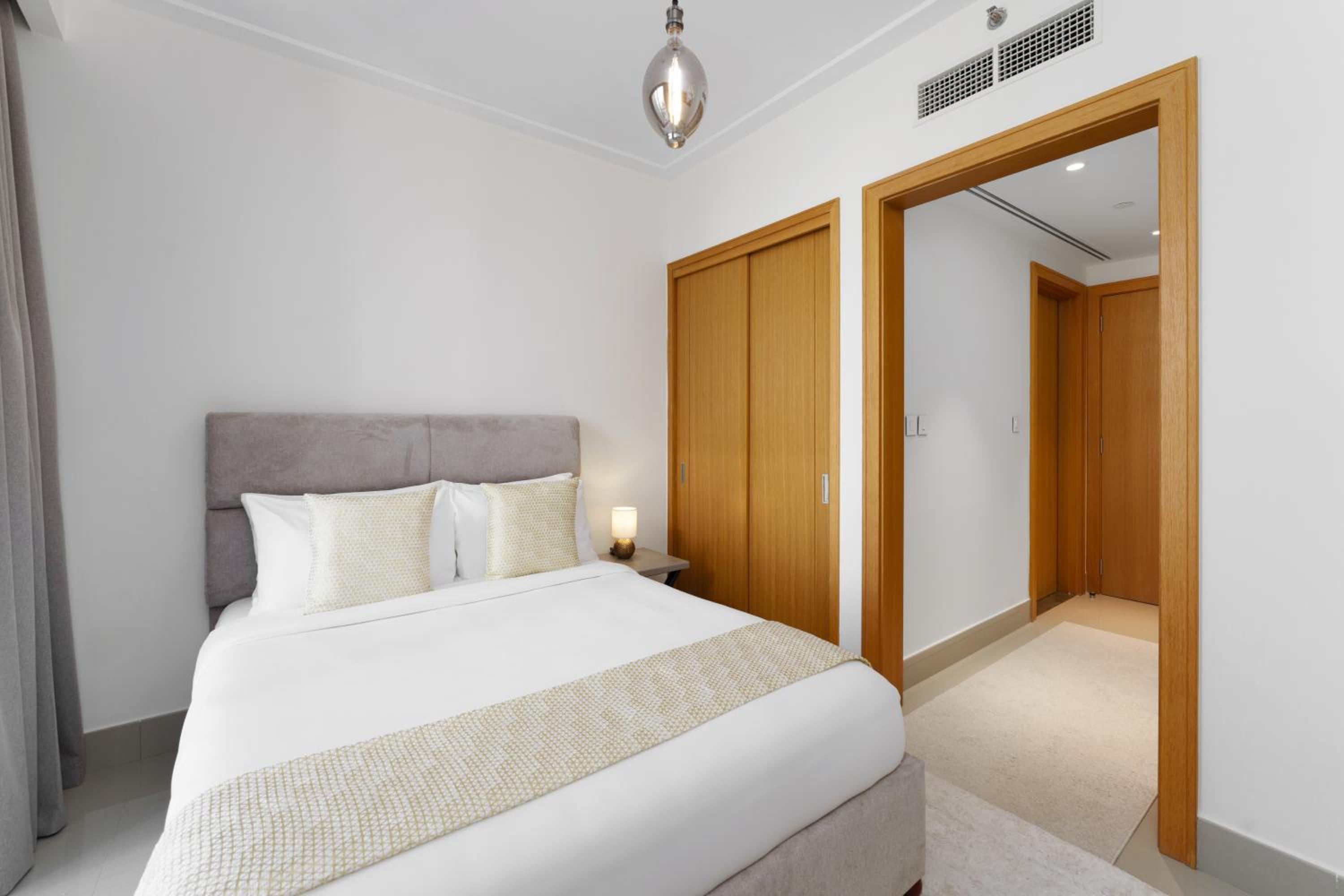 Maison Privee - Ultimate Living with Front-Row Views of Burj Khalifa & Dubai Fountains