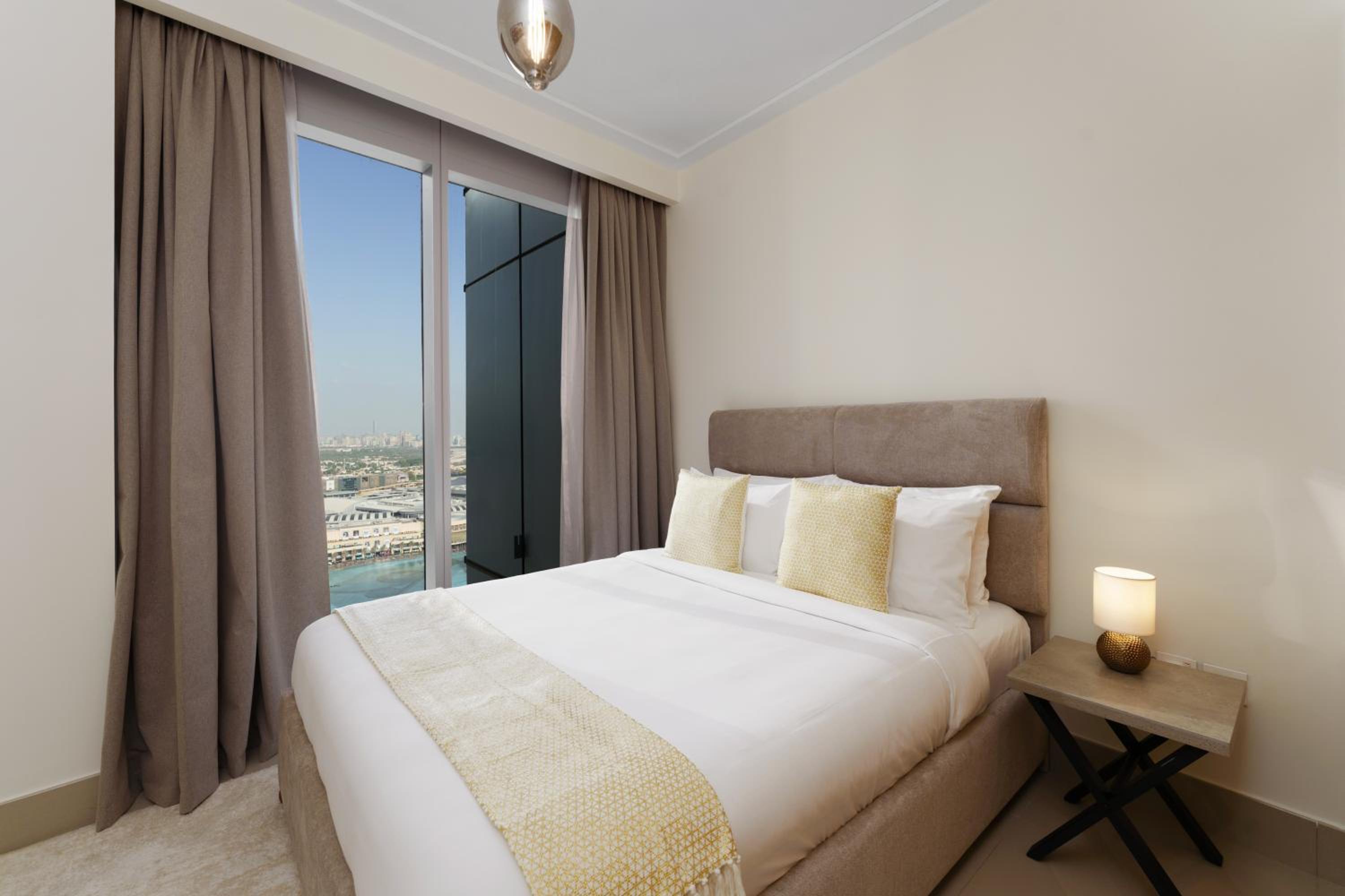 Maison Privee - Ultimate Living with Front-Row Views of Burj Khalifa & Dubai Fountains