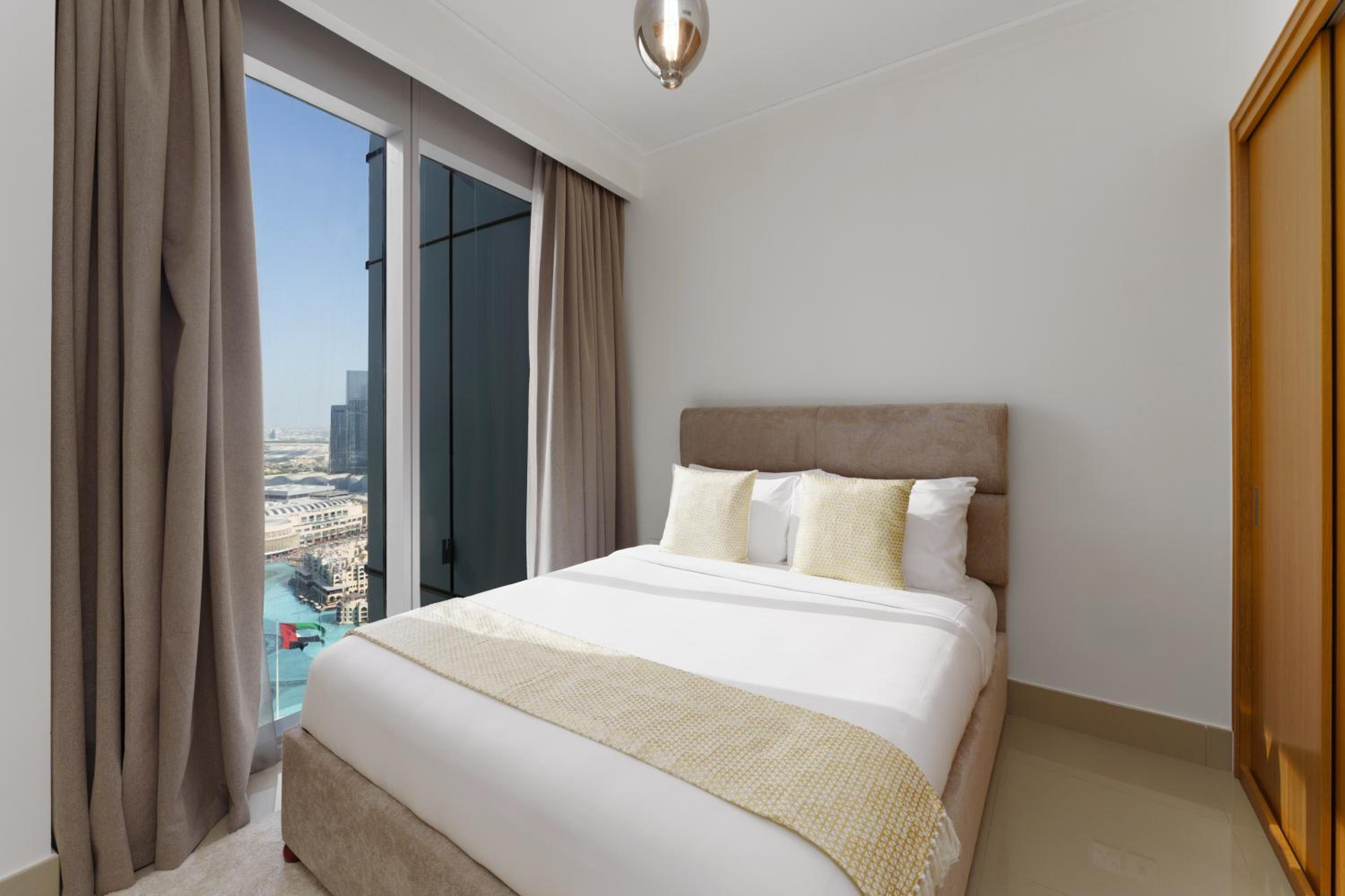Maison Privee - Ultimate Living with Front-Row Views of Burj Khalifa & Dubai Fountains