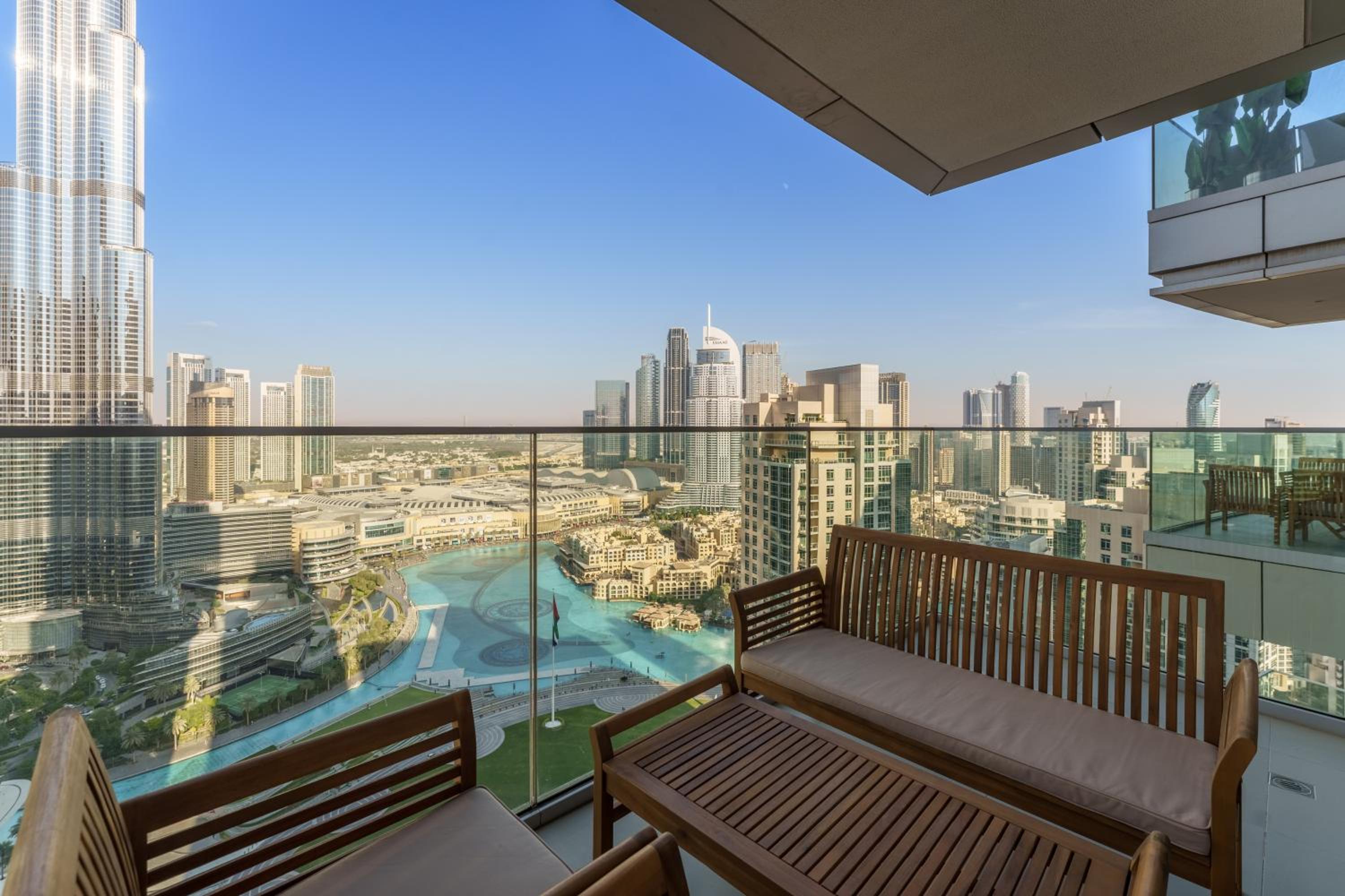Maison Privee - Ultimate Living with Front-Row Views of Burj Khalifa & Dubai Fountains