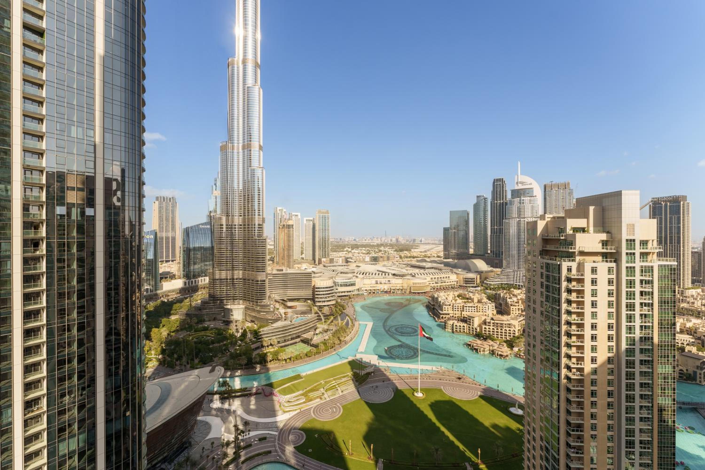 Maison Privee - Ultimate Living with Front-Row Views of Burj Khalifa & Dubai Fountains
