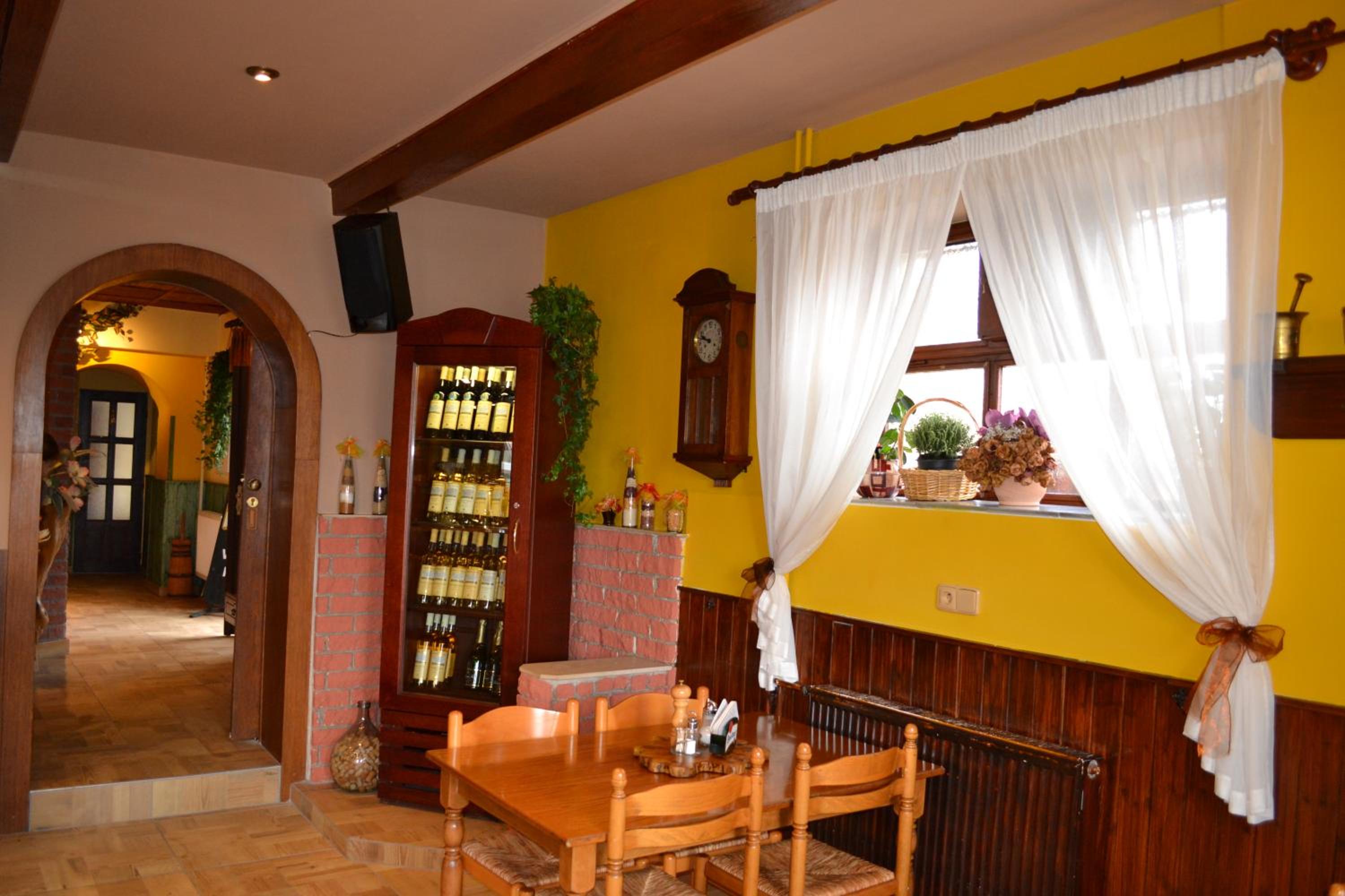Penzion, Restaurace Jaro Věšín Brdy