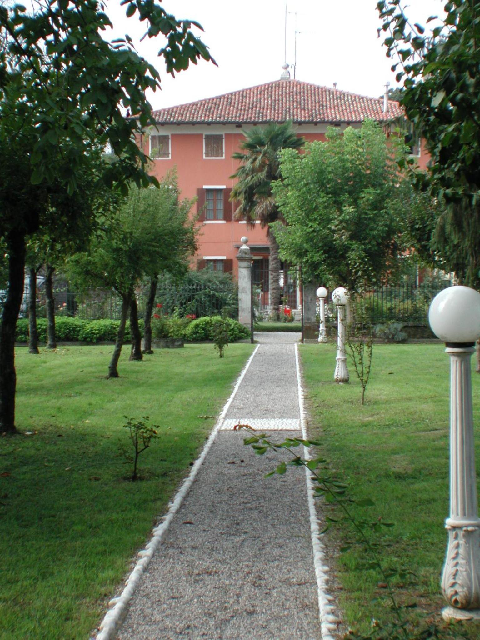Photo 38