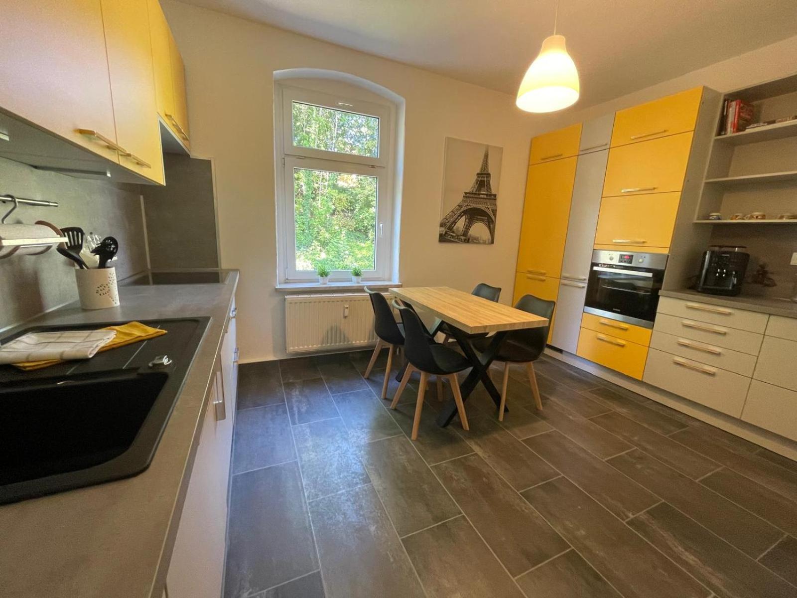 Ferienwohnung Dietel in Bad Schlema mit WLAN Terrasse Stellplatz inklusive