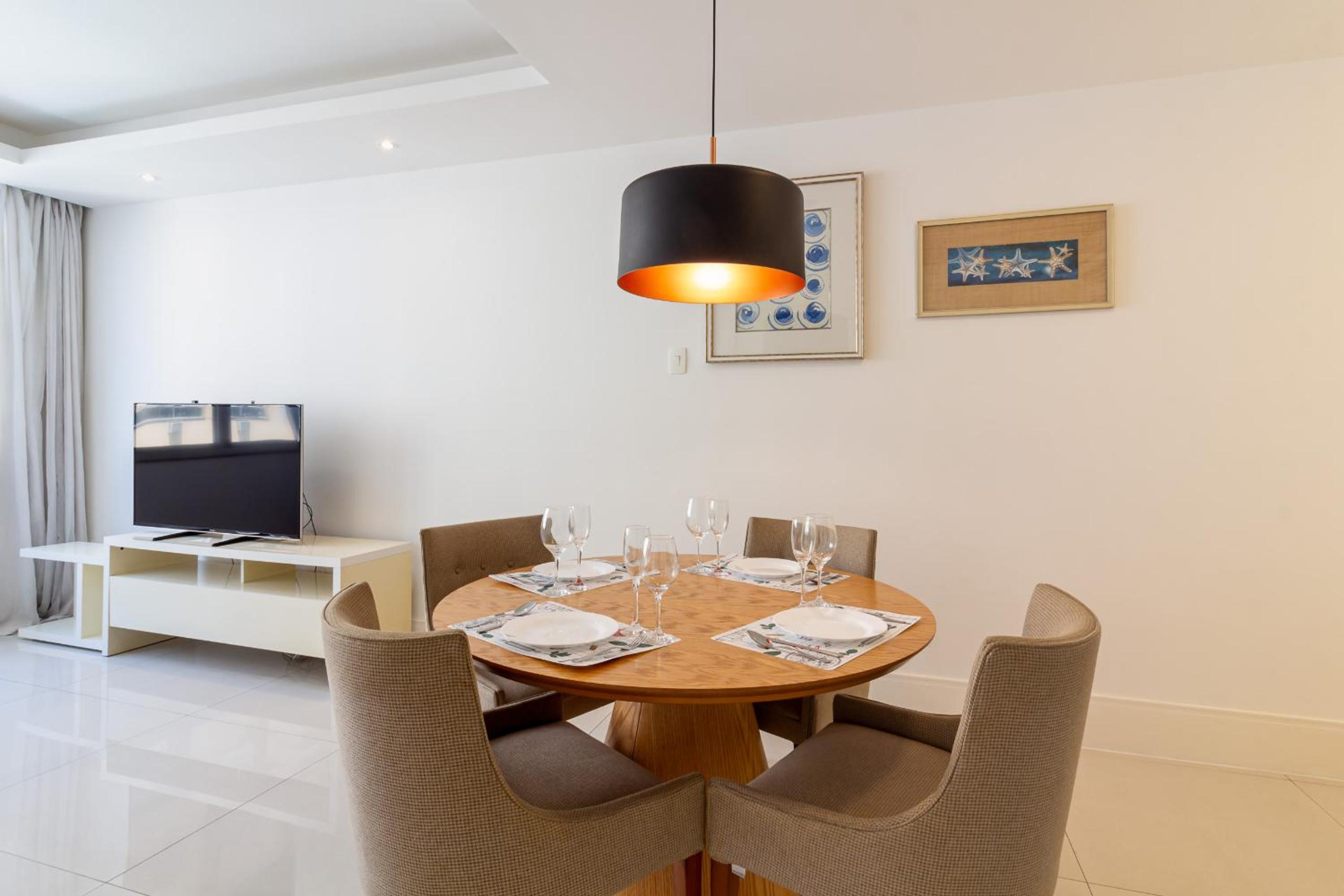 Apartamento em Copacabana a 3 minutos da Praia - NSC602