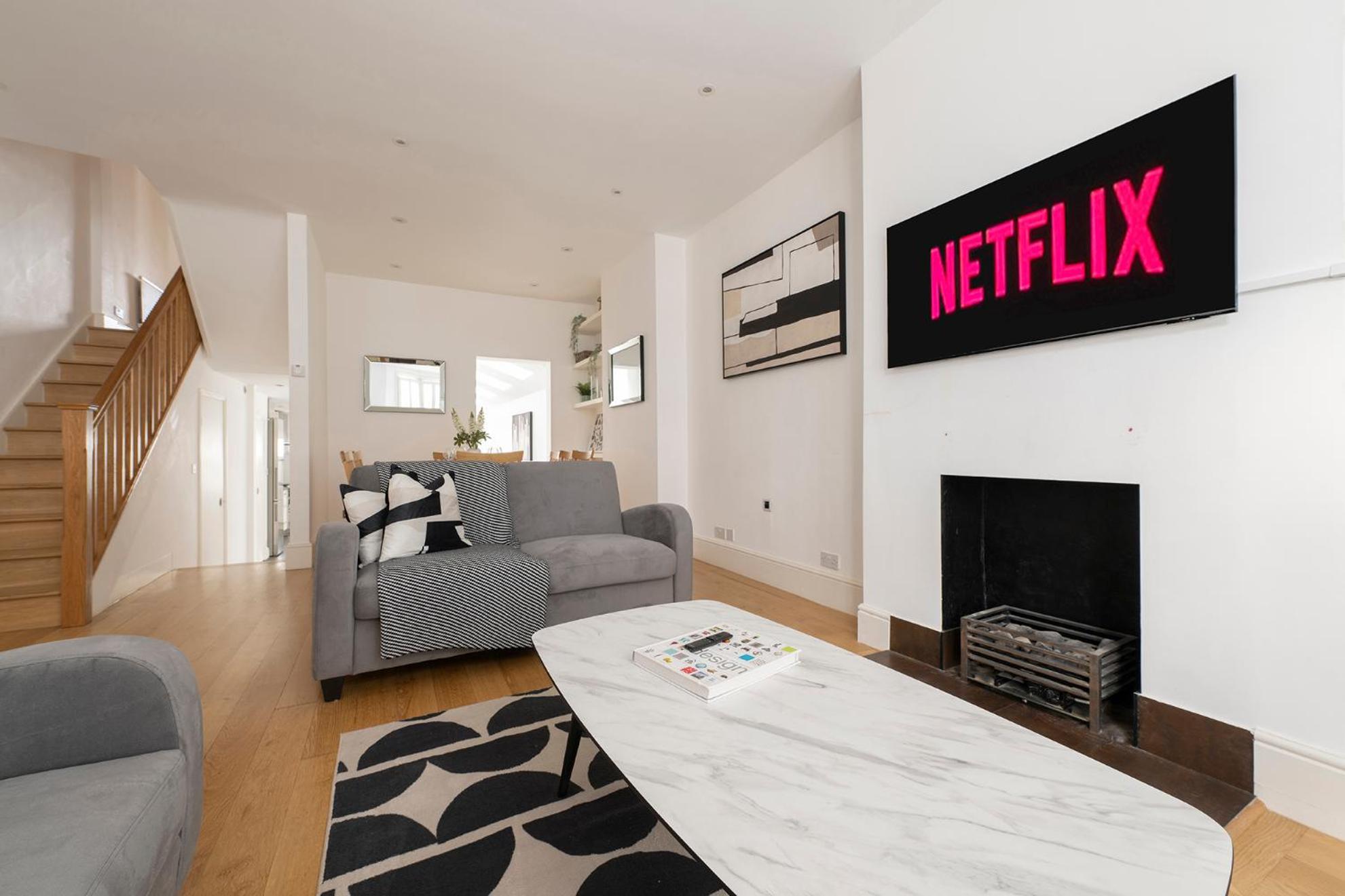 Fulham Spacious 4BD Home, Parking & Garden, WiFi