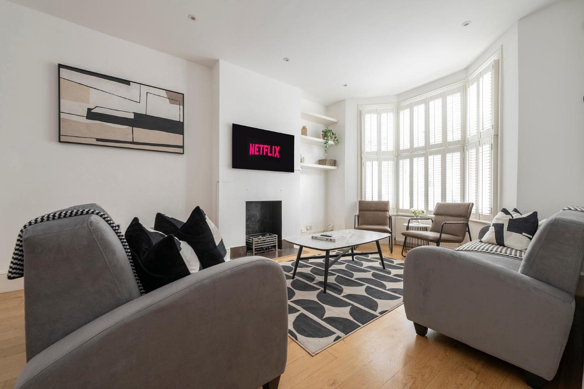 Fulham Spacious 4BD Home, Parking & Garden, WiFi