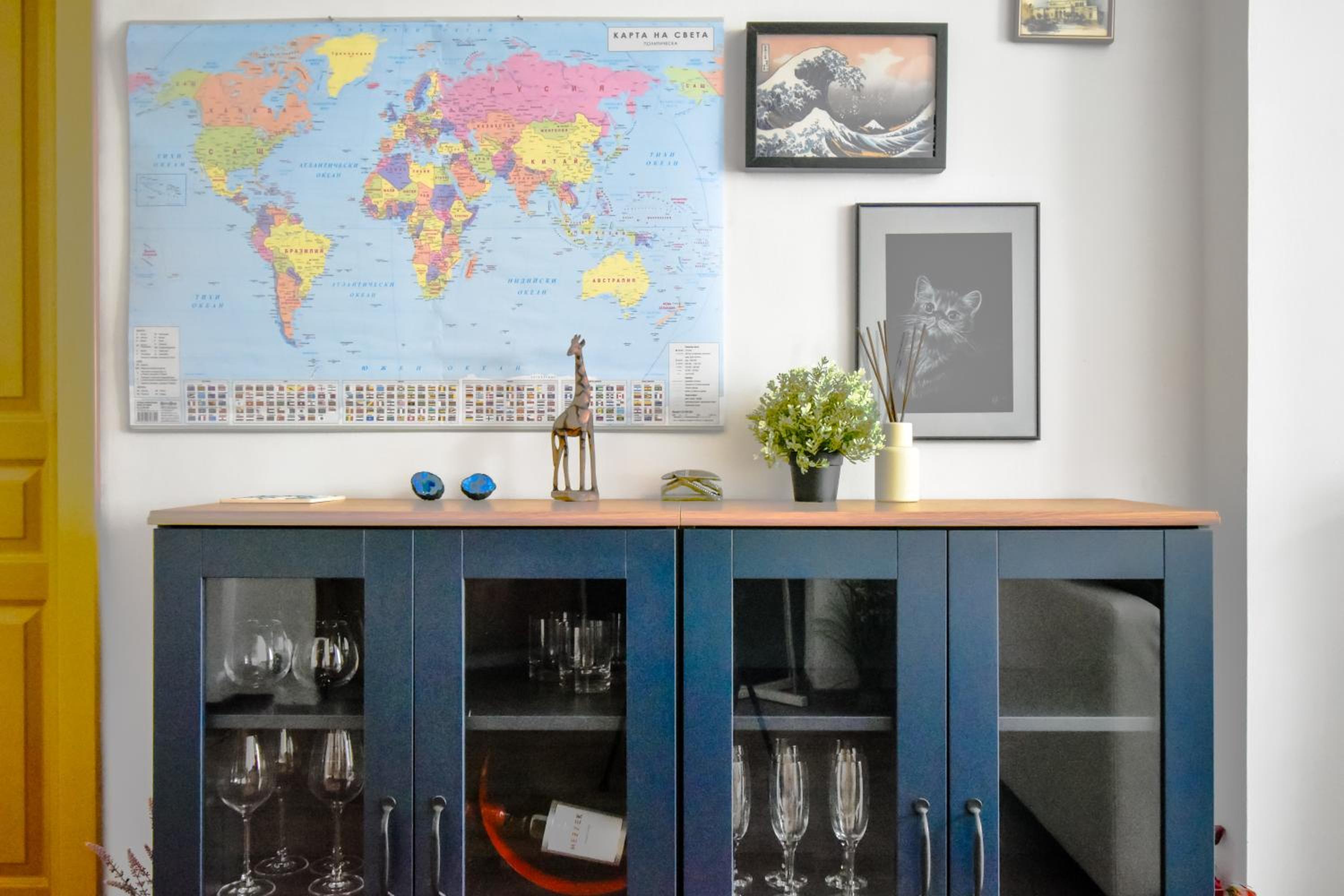 Large 2-BR Retreat, Walk to Sofias Top Spots