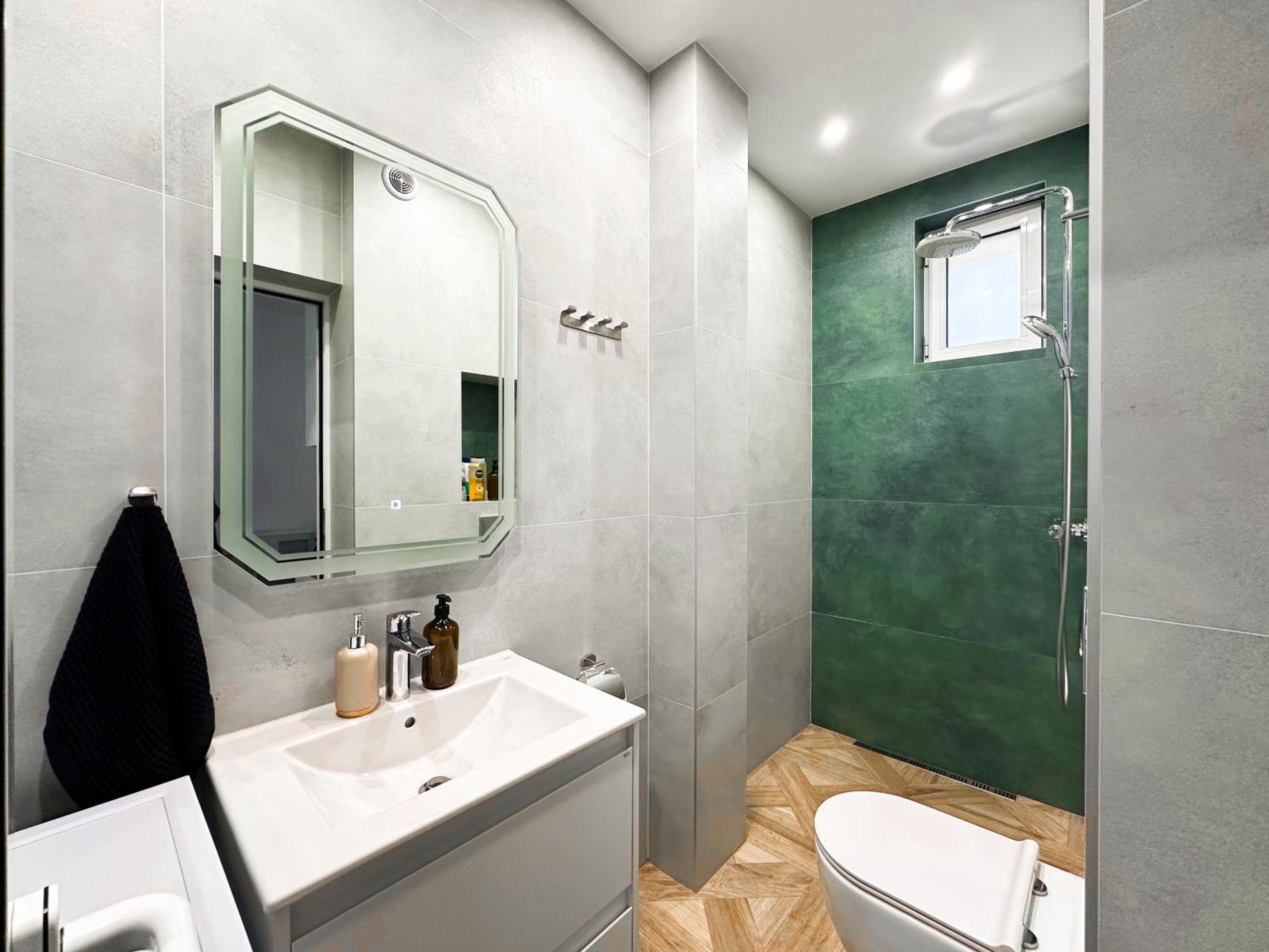 Large 2-BR Retreat, Walk to Sofias Top Spots