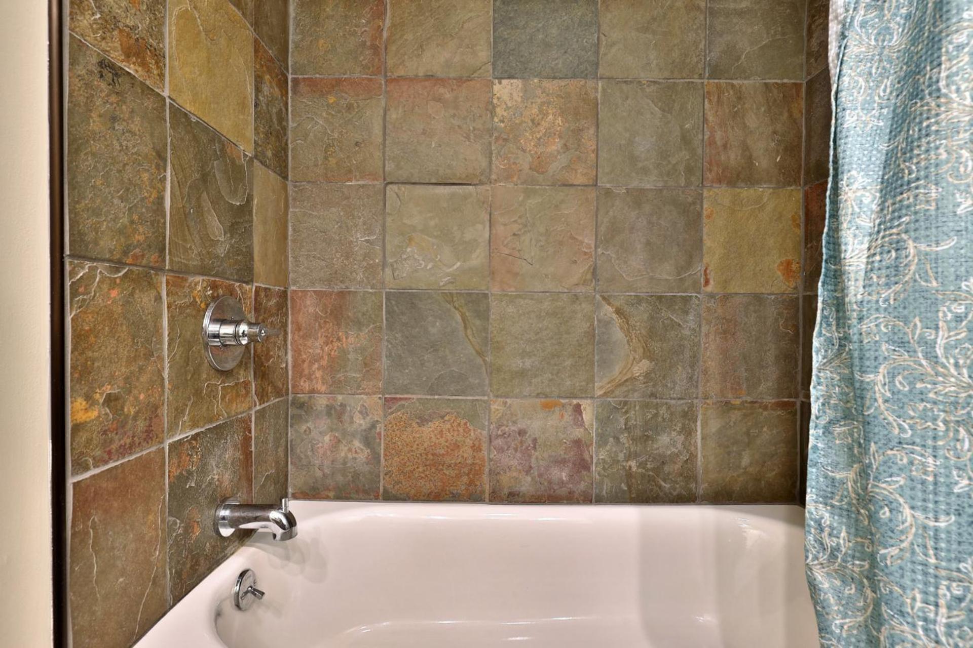 Tranquil Peaks Studio at KCIS - Perfect for a Getaway in the Heart of Vermont Ski Resort