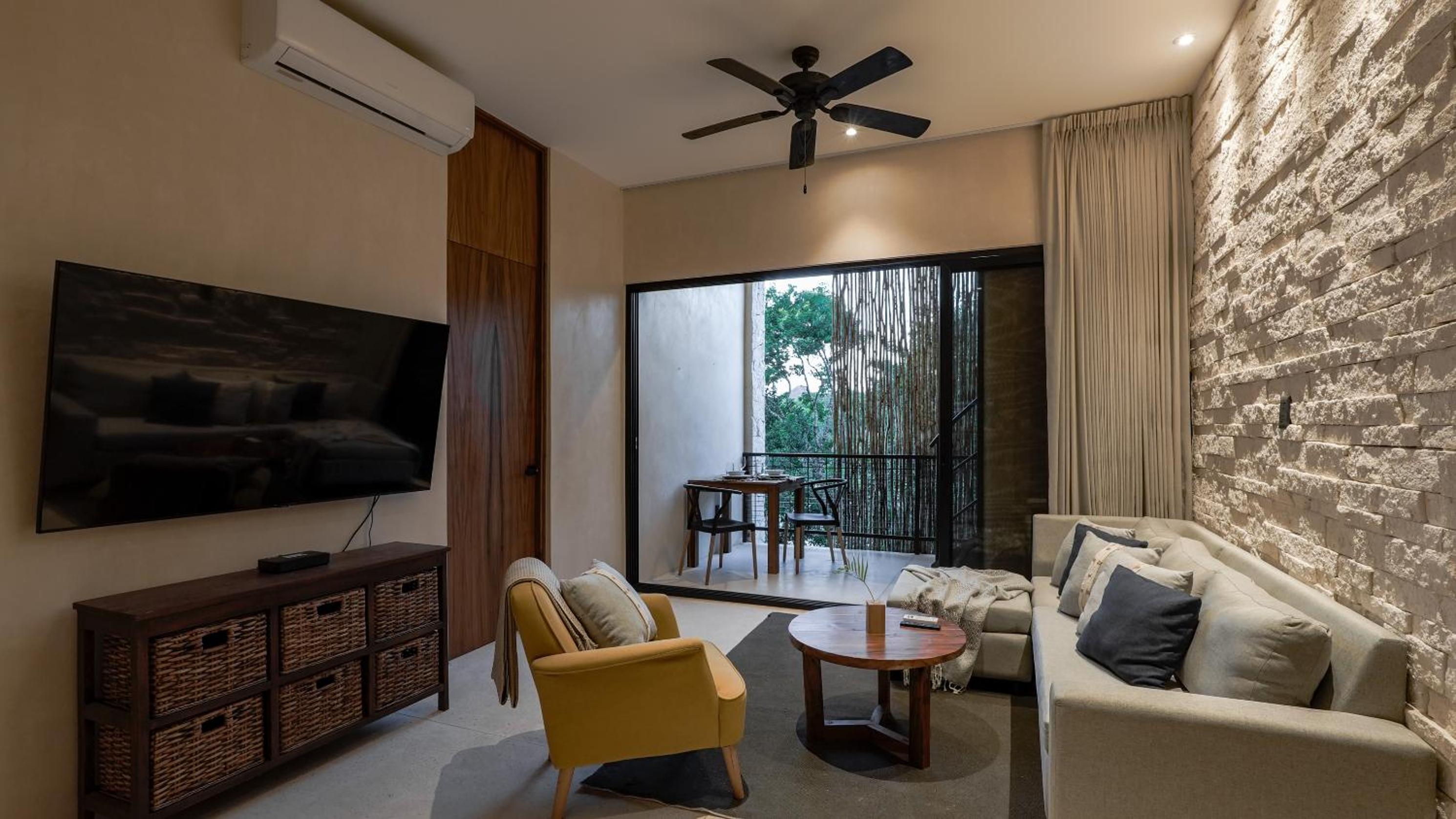 Sunset Serenity - Amply Private Terrace & Pool & Gym & Beach club access