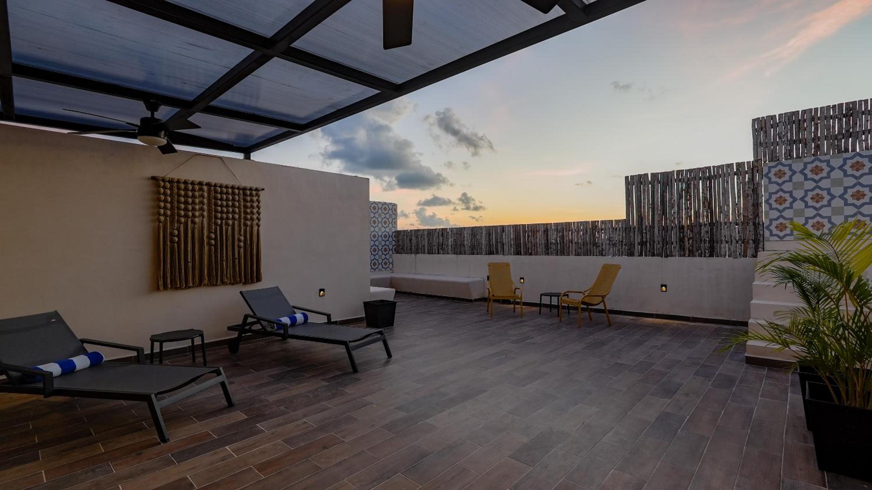 Sunset Serenity - Amply Private Terrace & Pool & Gym & Beach club access