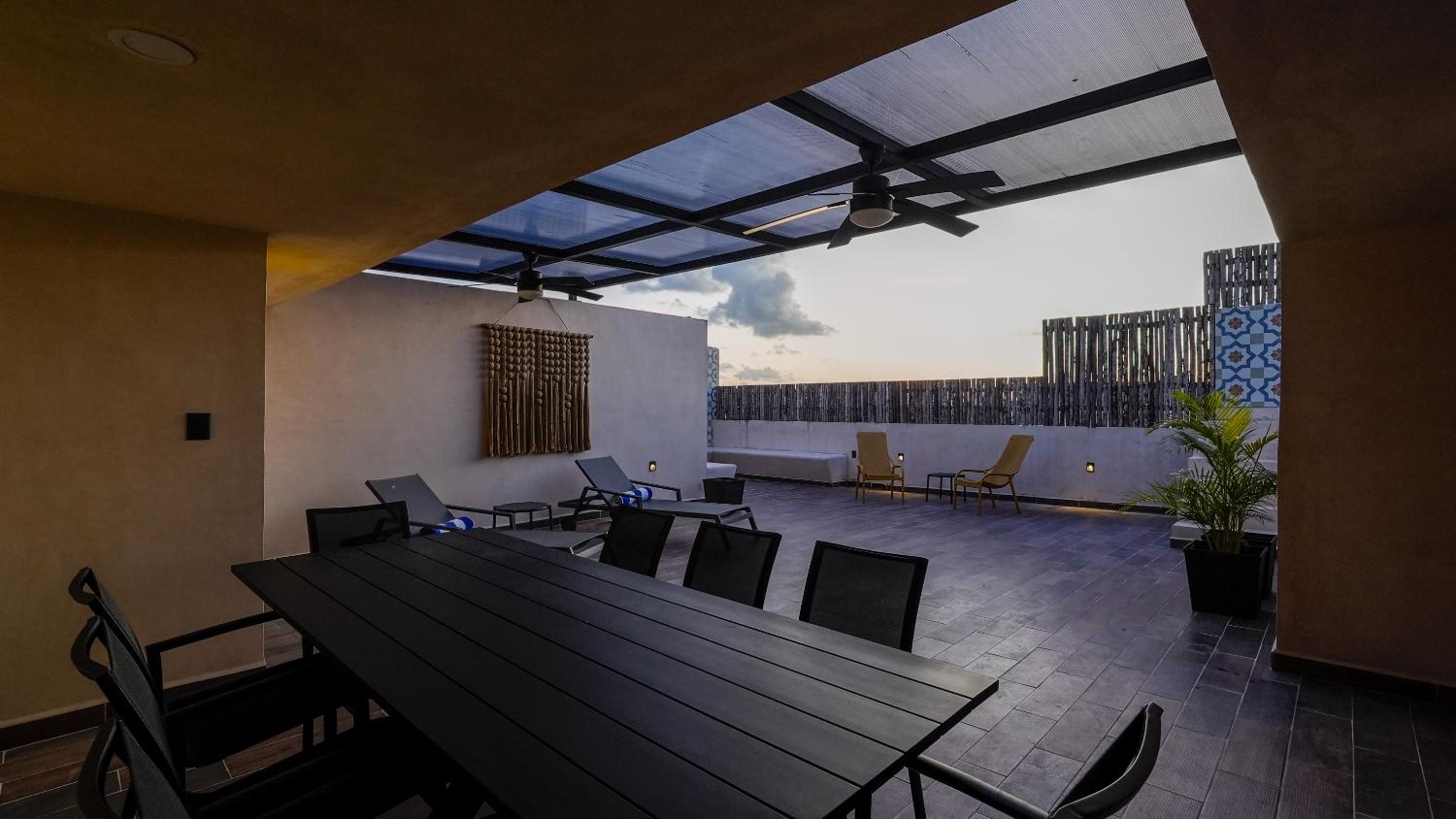 Sunset Serenity - Amply Private Terrace & Pool & Gym & Beach club access