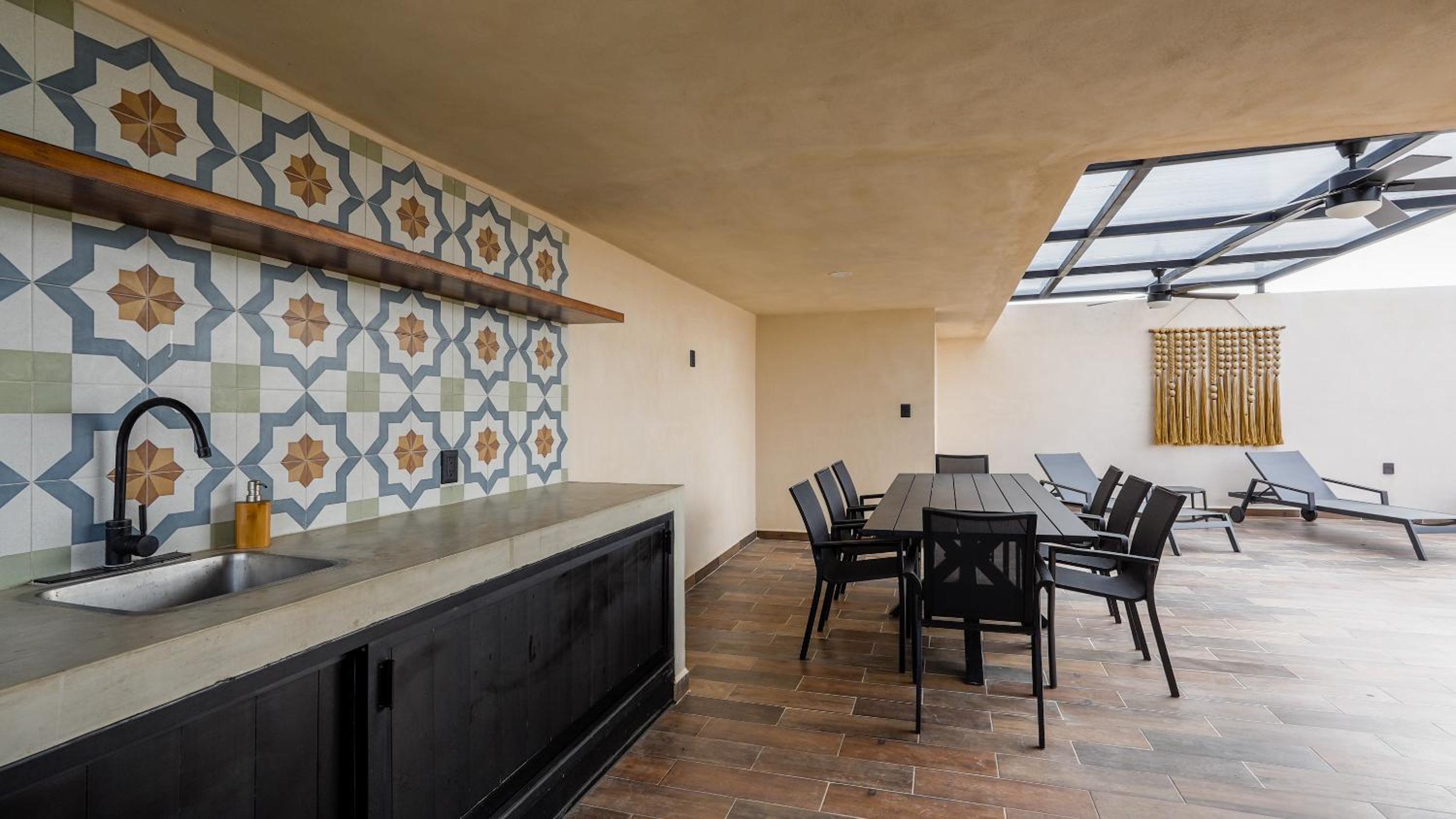 Sunset Serenity - Amply Private Terrace & Pool & Gym & Beach club access