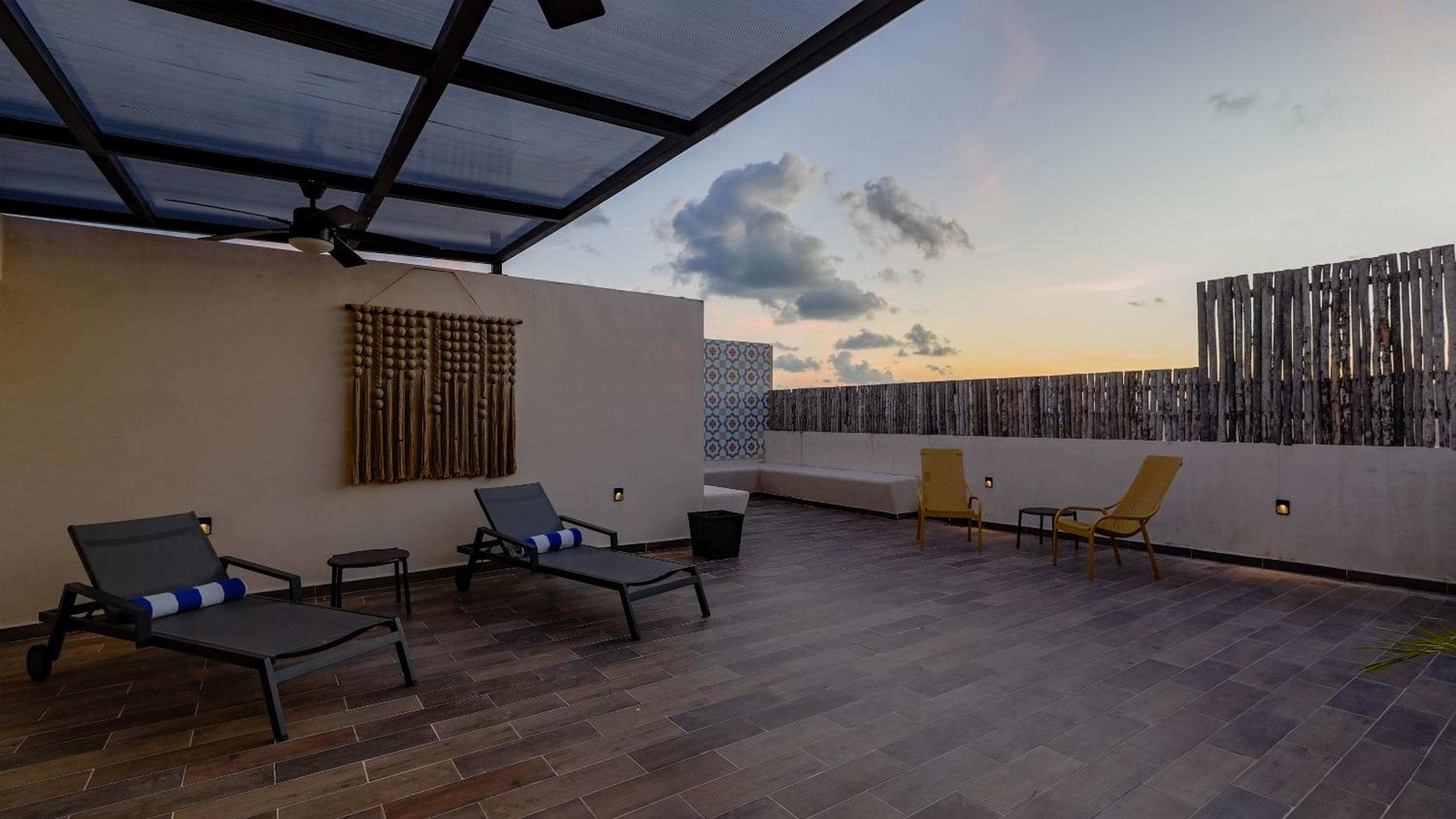 Sunset Serenity - Amply Private Terrace & Pool & Gym & Beach club access