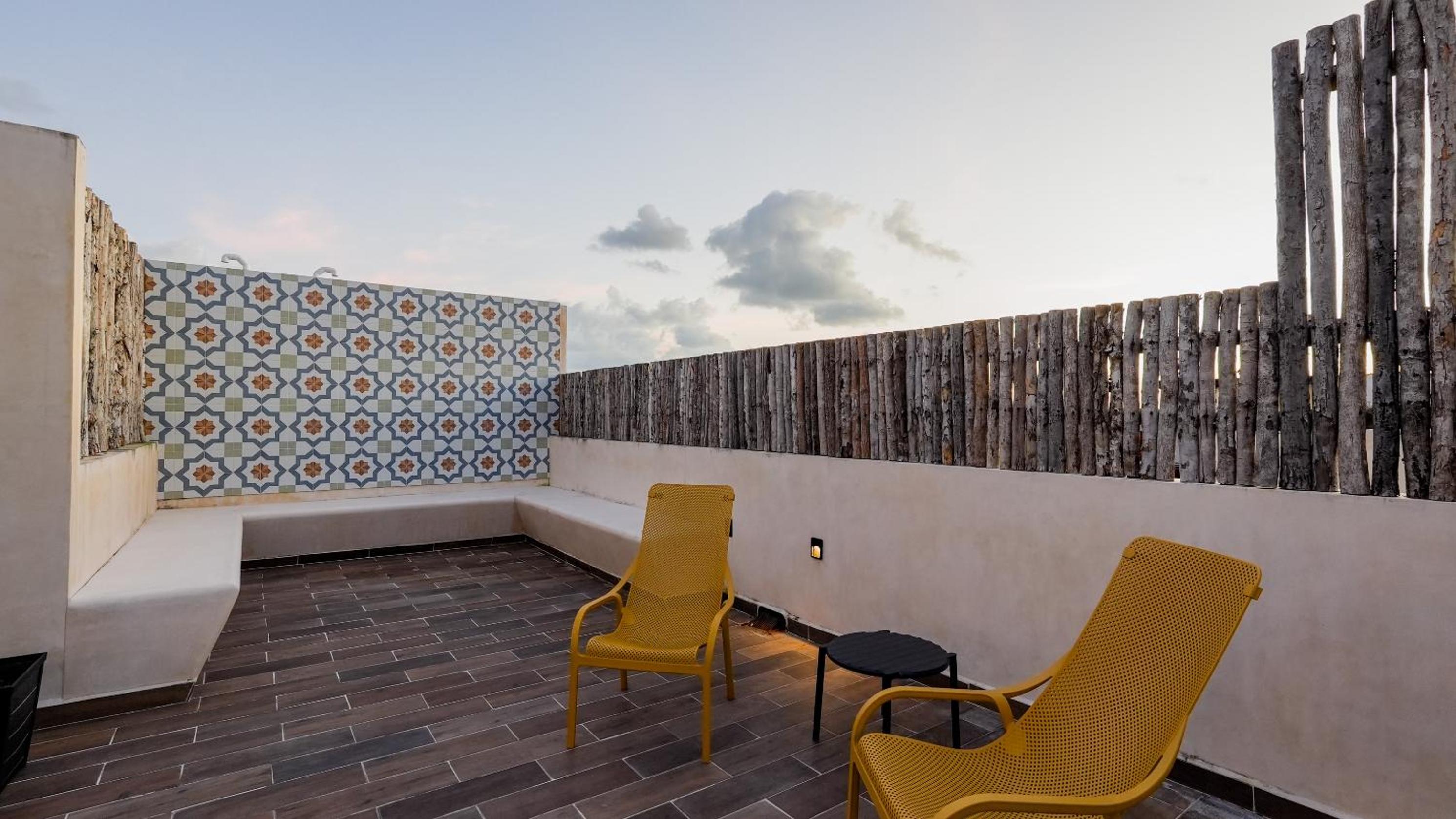 Sunset Serenity - Amply Private Terrace & Pool & Gym & Beach club access