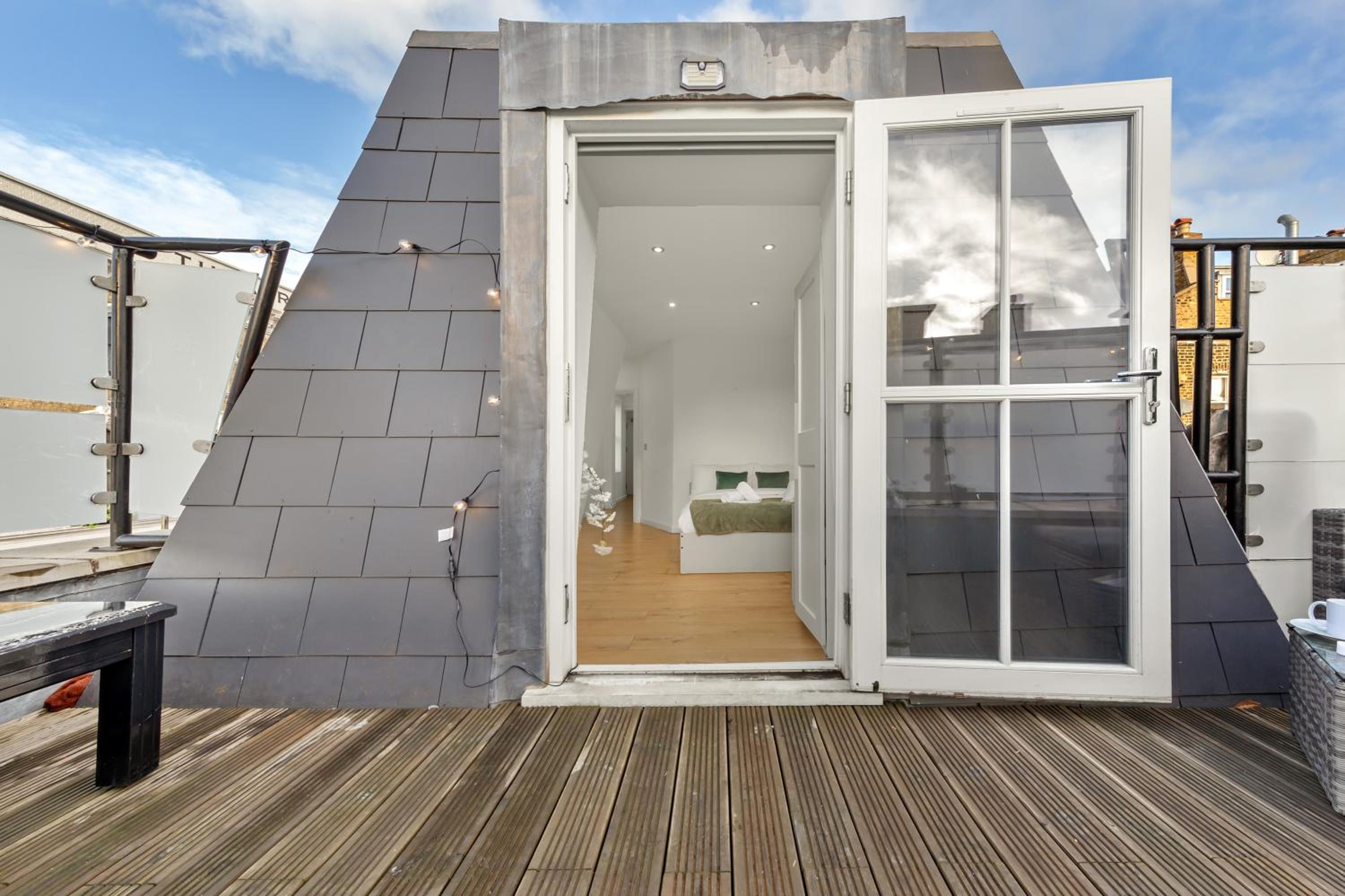 The Battersea Park Residences Private Rooftop - 10min SOHO & Oxford Street